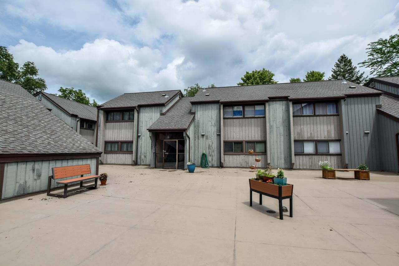 2807 Century Harbor Road 1