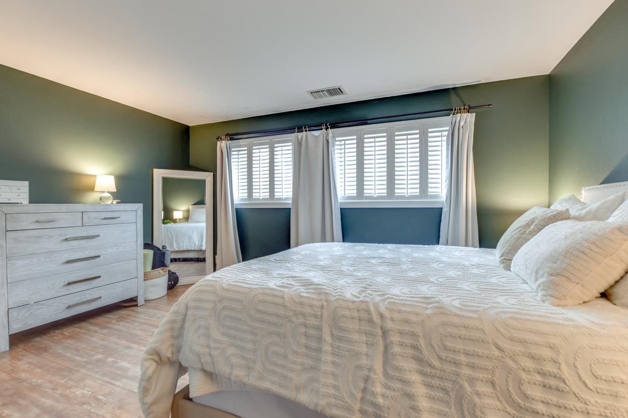 2807 Century Harbor Road 1