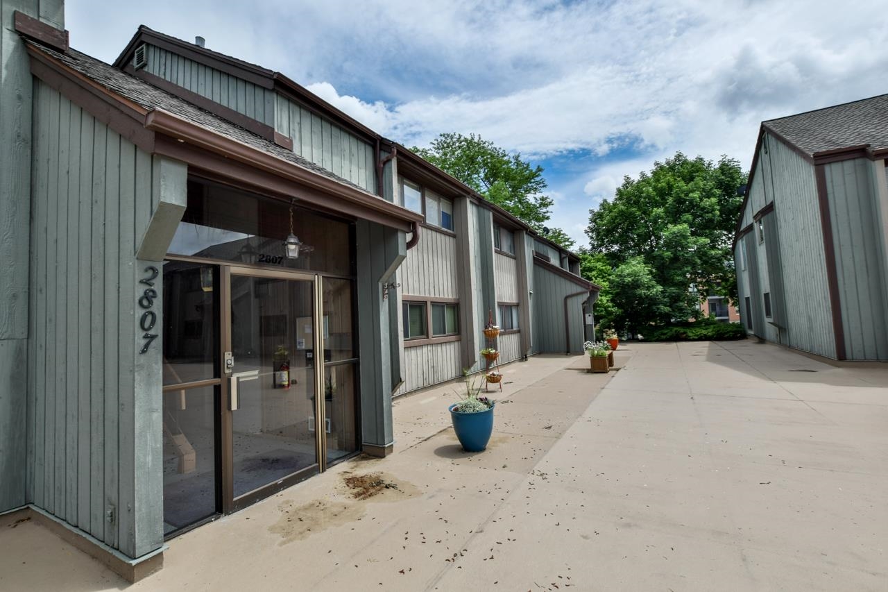 2807 Century Harbor Road 1