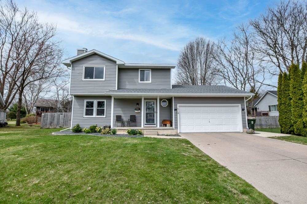 914 Walker Court