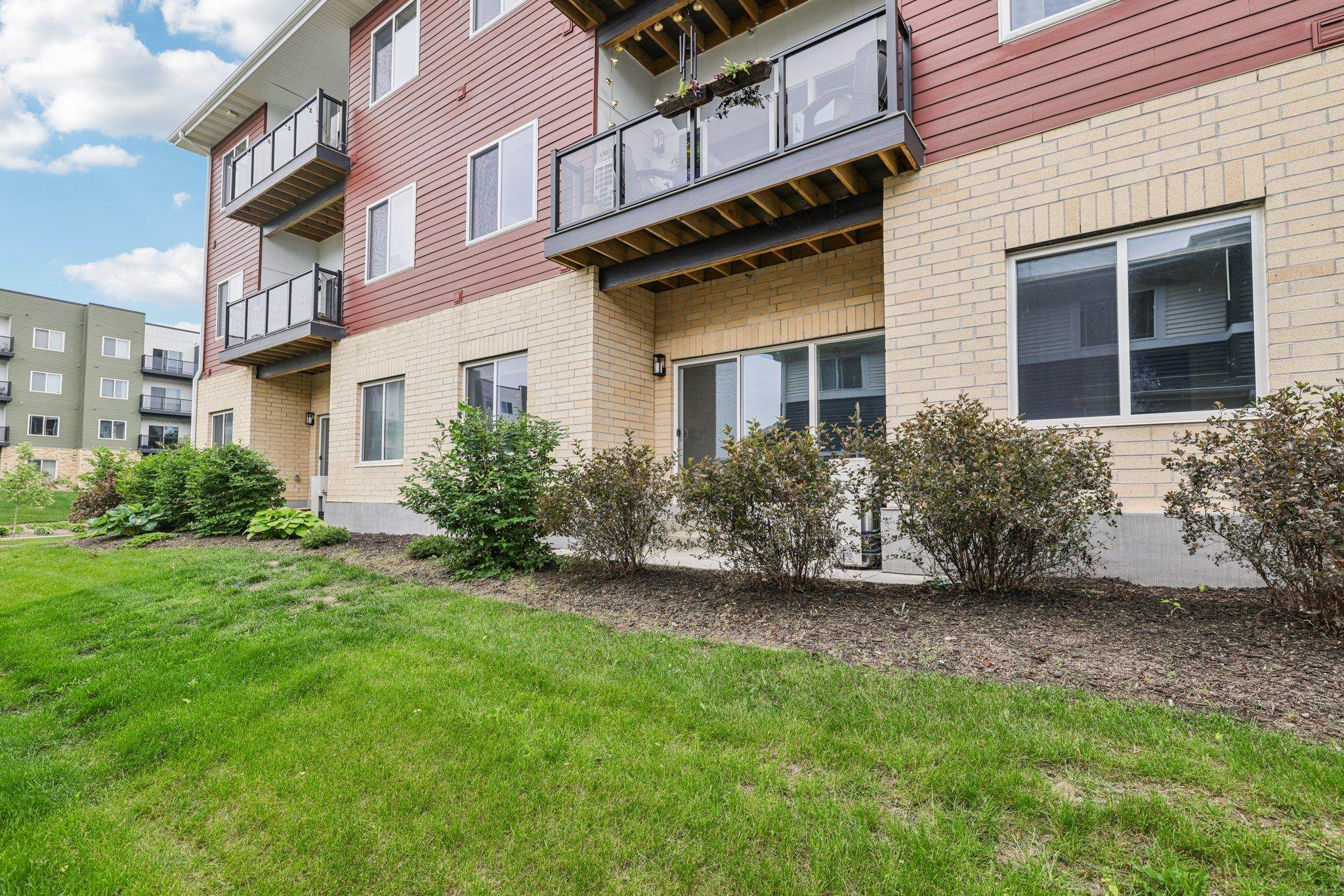 1601 N Windsor Avenue 106