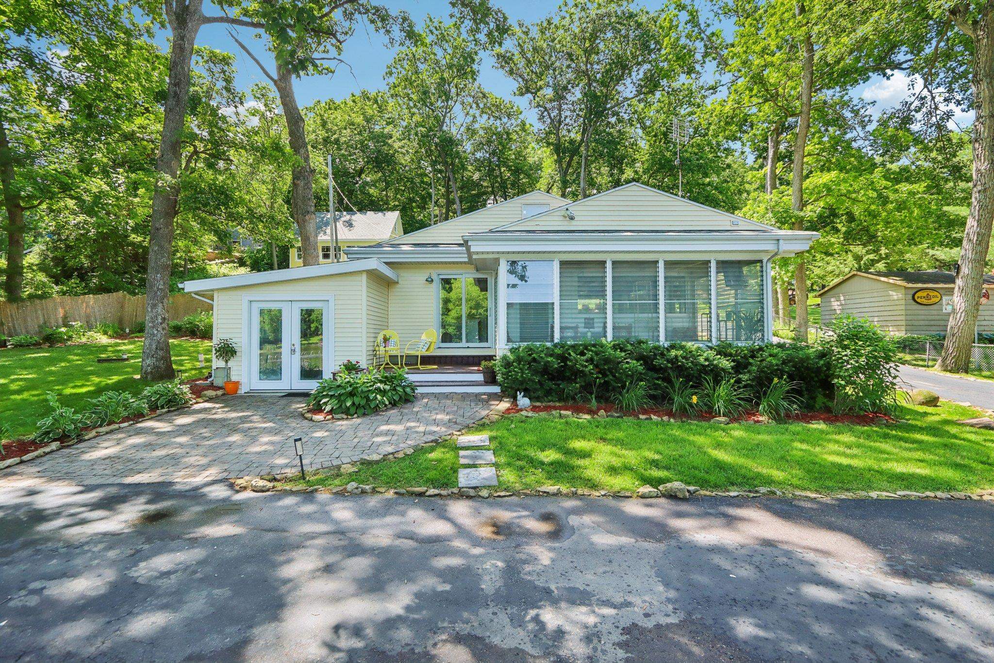 9727 N Blackhawk Drive