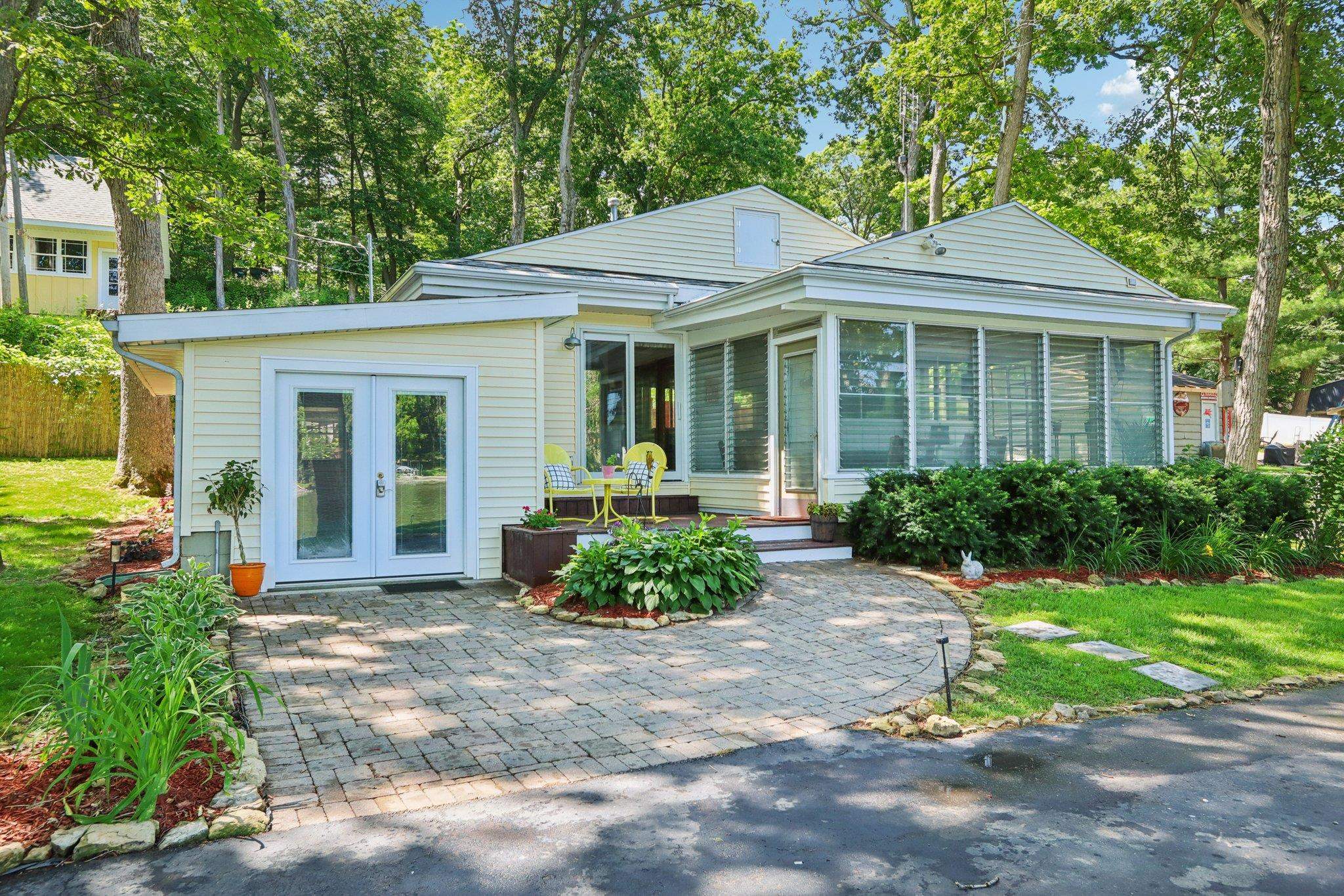 9727 N Blackhawk Drive