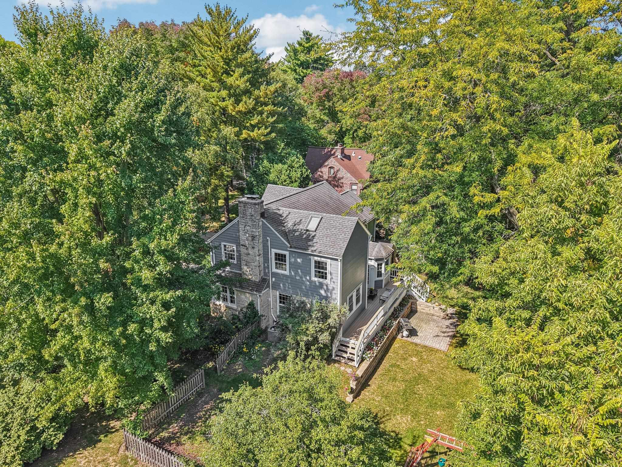 725 Seneca Place