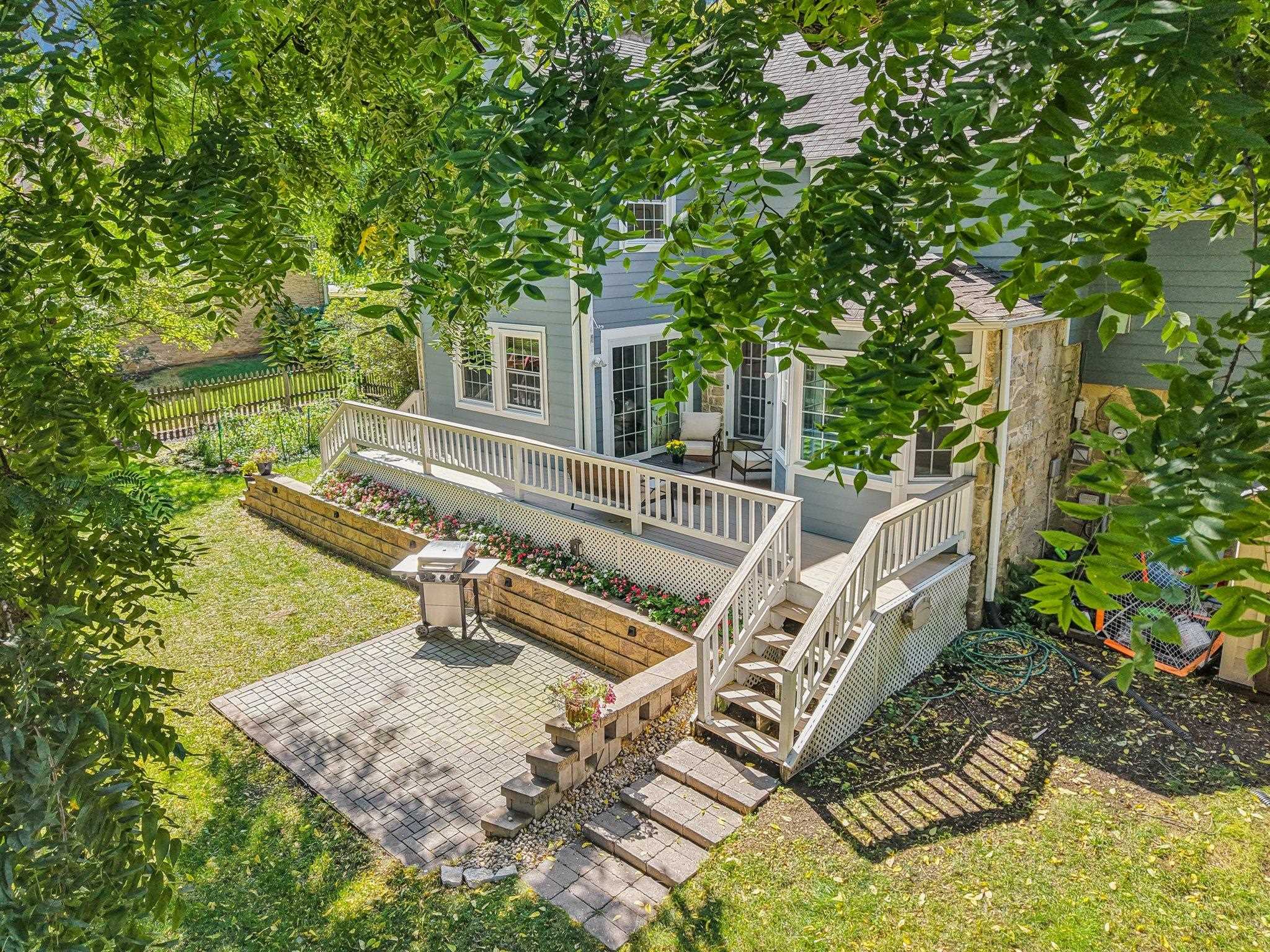 725 Seneca Place