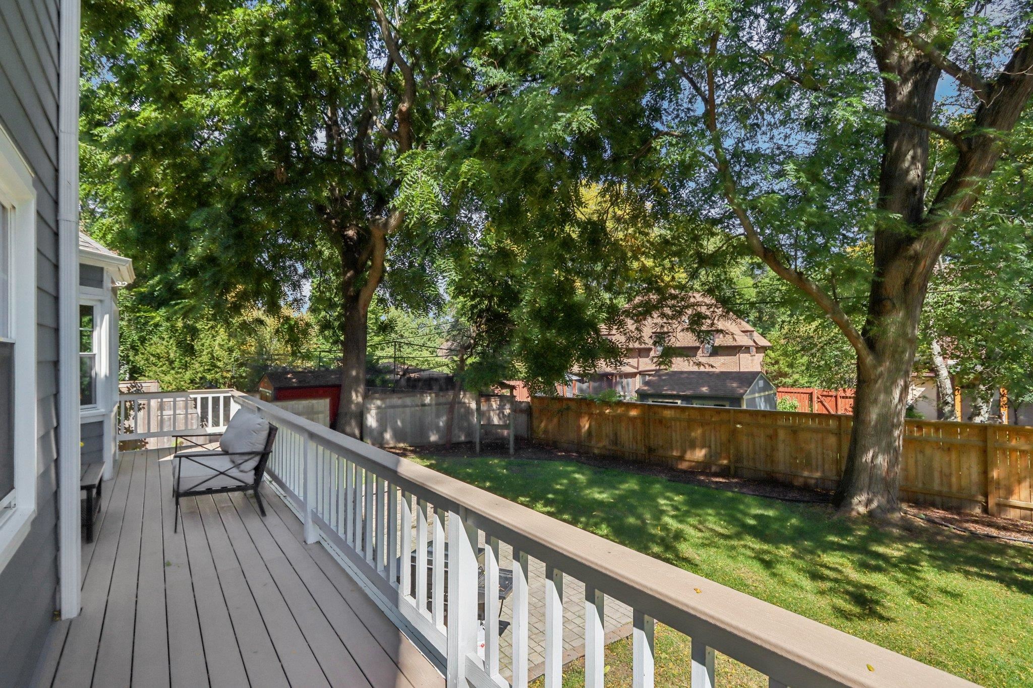 725 Seneca Place