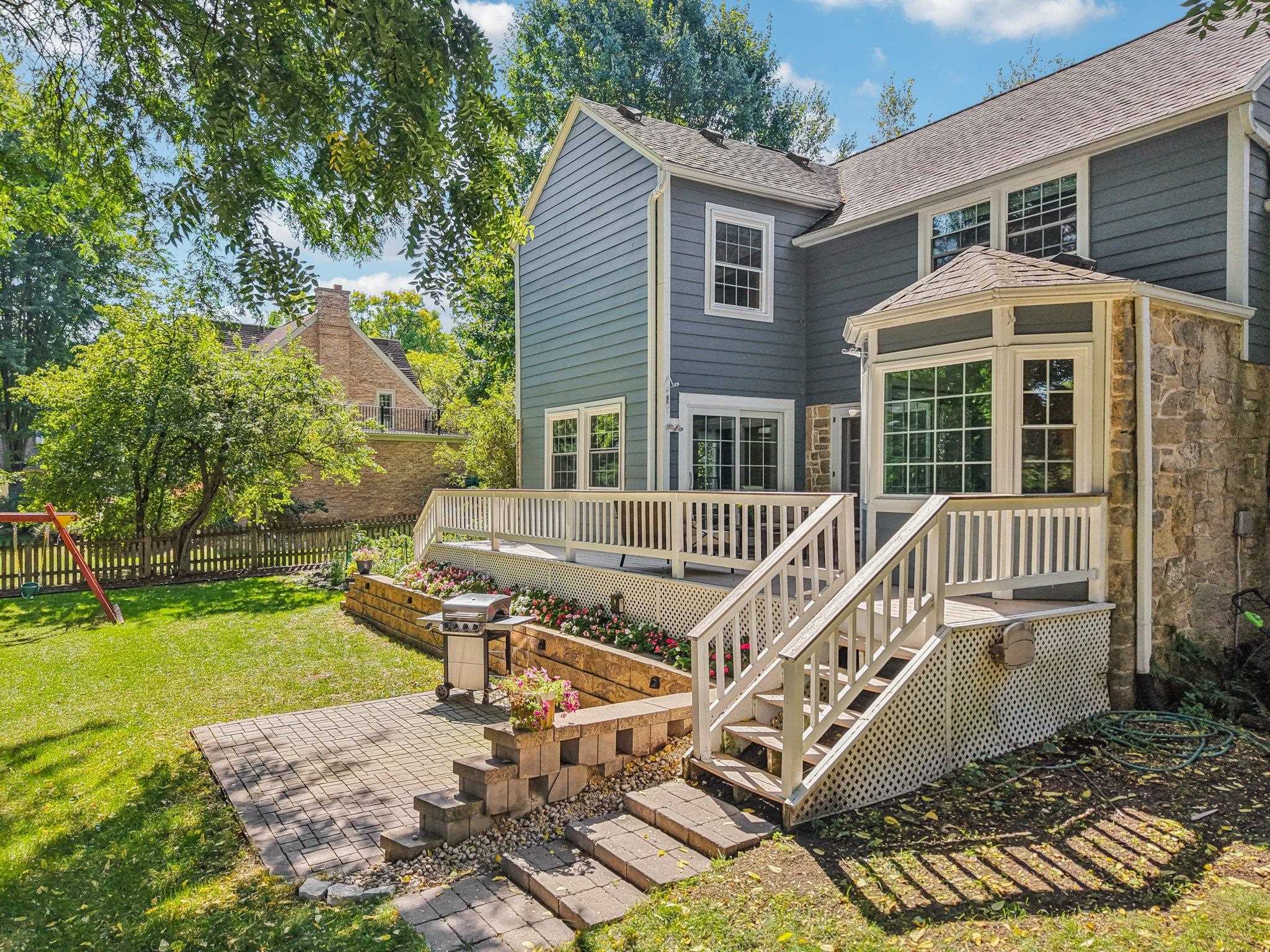 725 Seneca Place