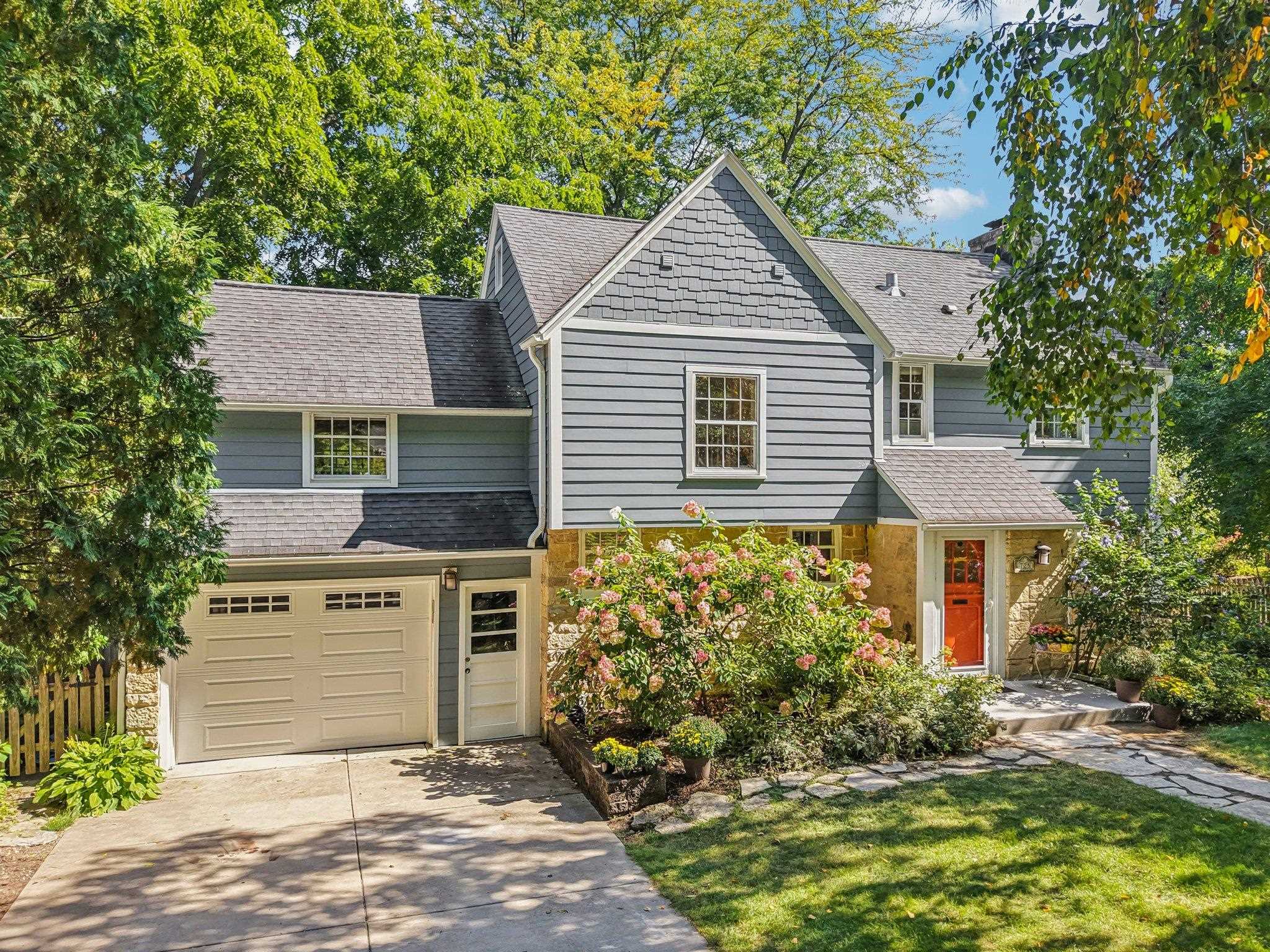 725 Seneca Place