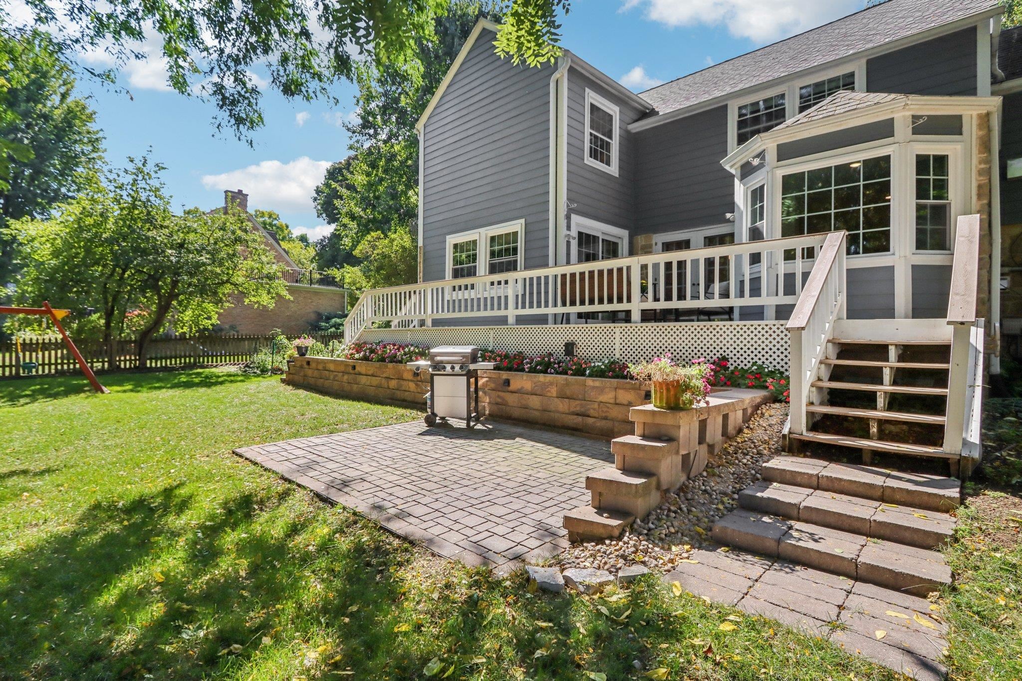 725 Seneca Place