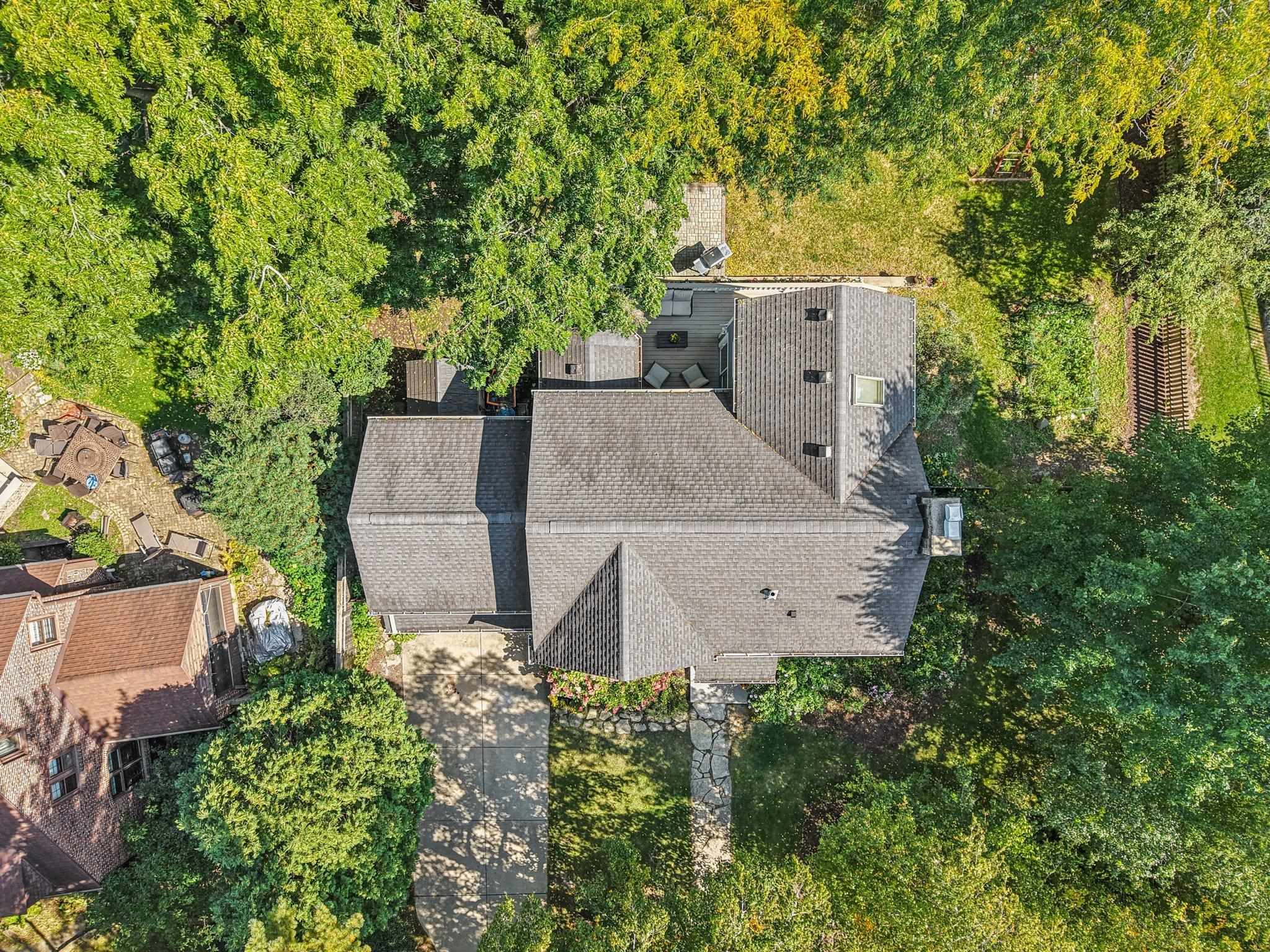 725 Seneca Place