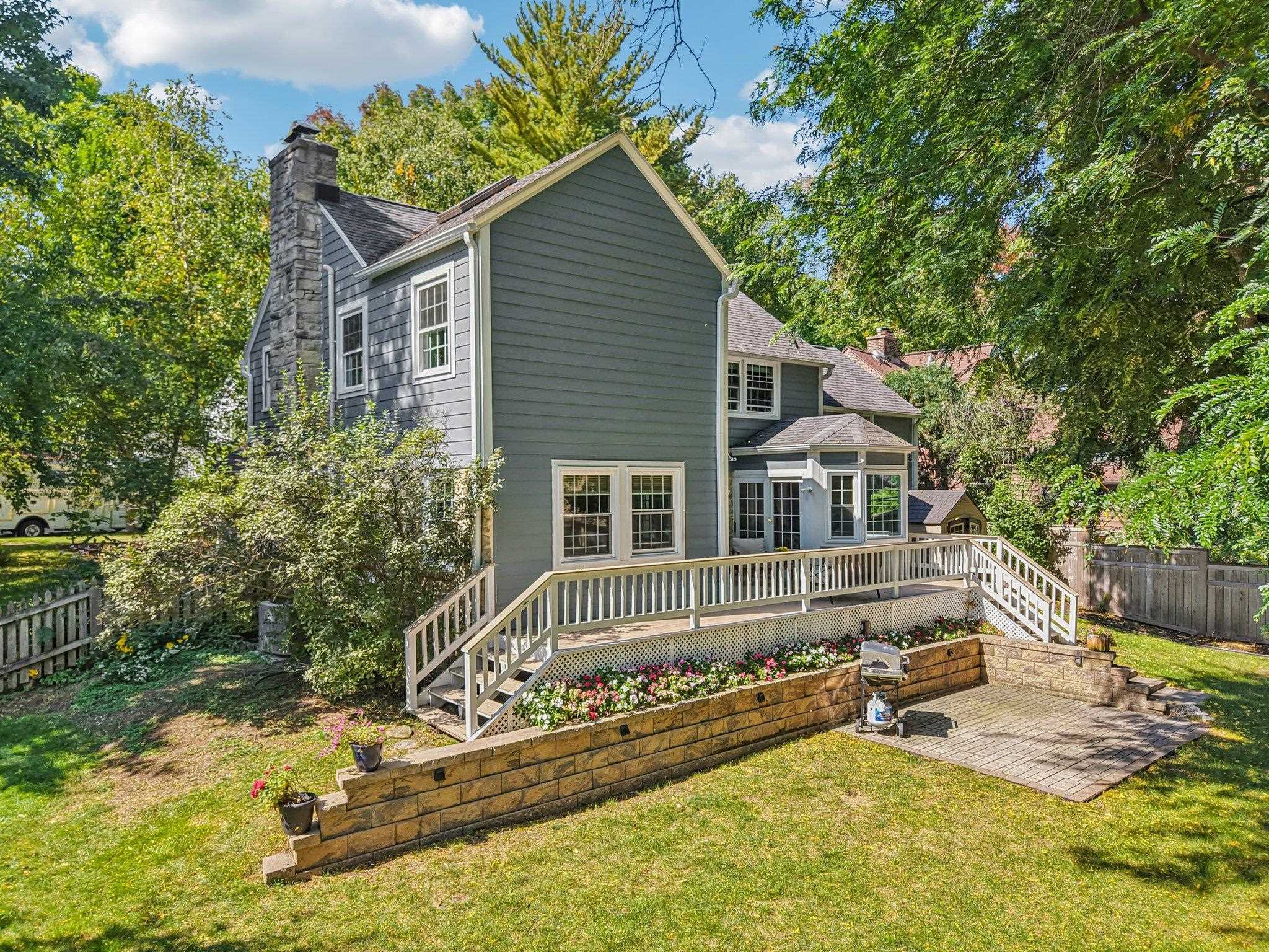 725 Seneca Place
