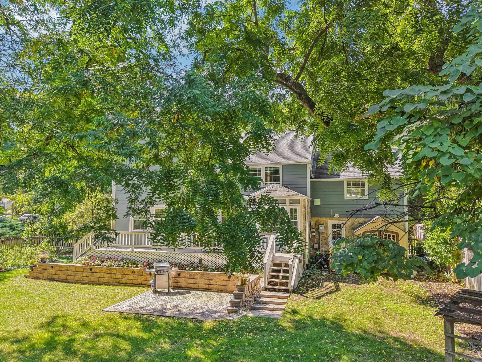 725 Seneca Place