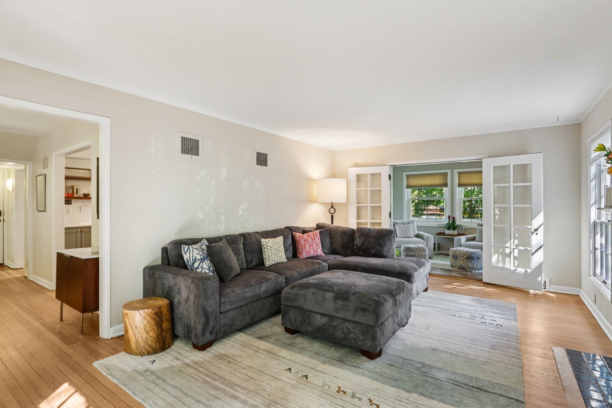 725 Seneca Place