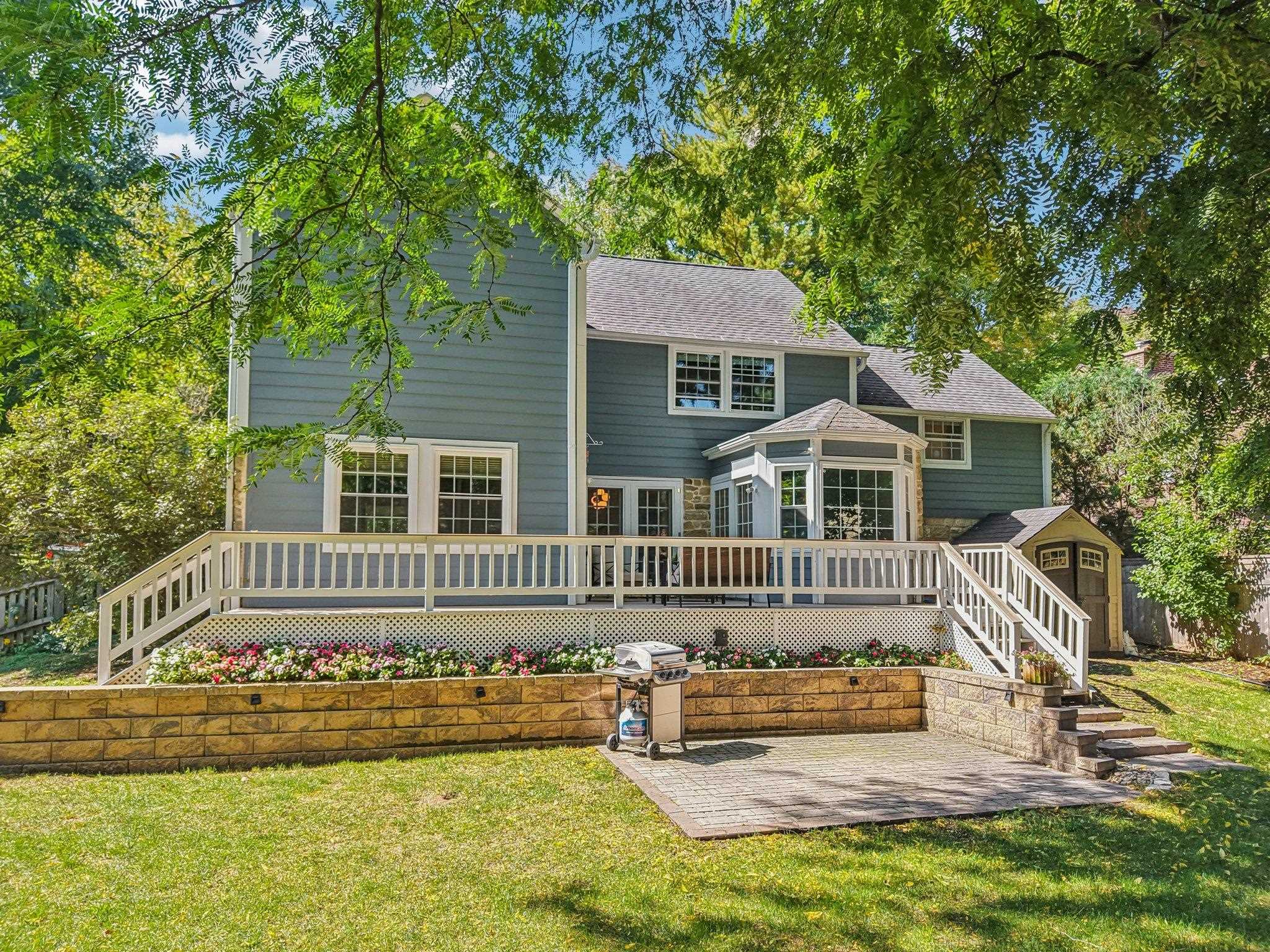 725 Seneca Place
