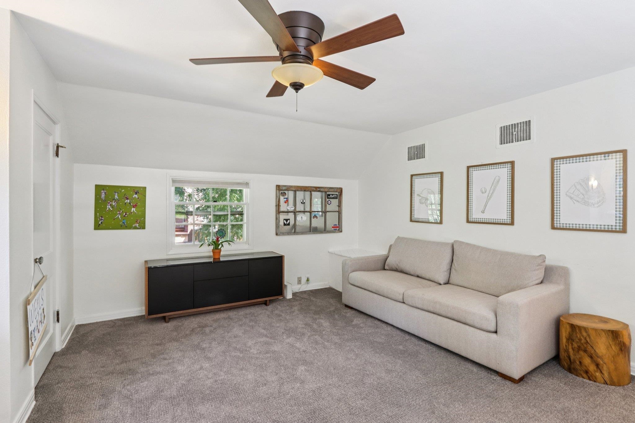 725 Seneca Place
