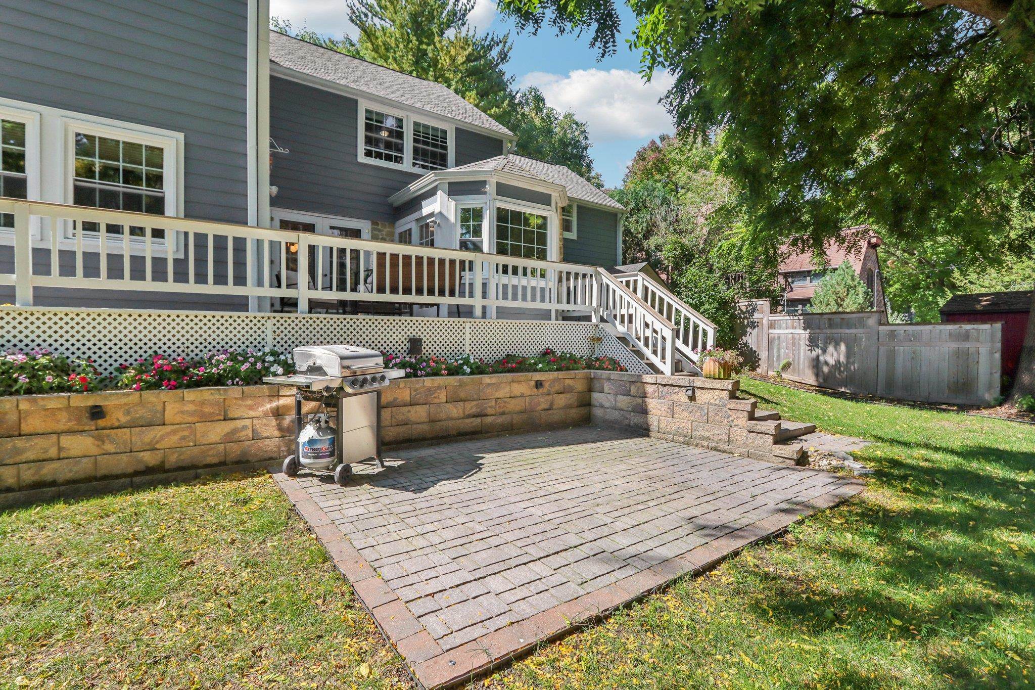 725 Seneca Place