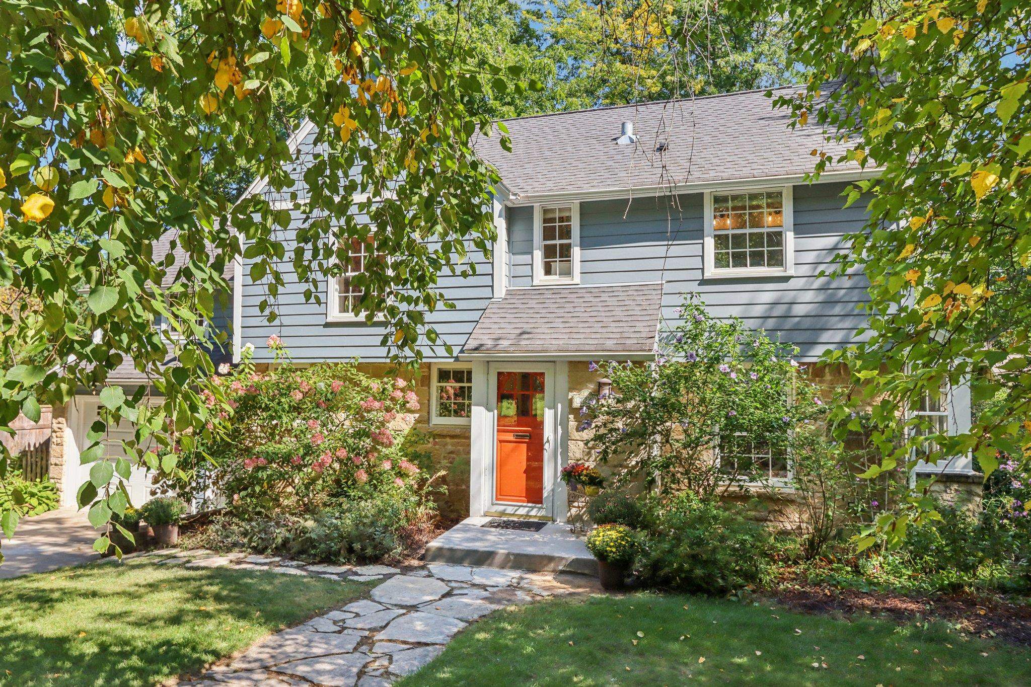 725 Seneca Place