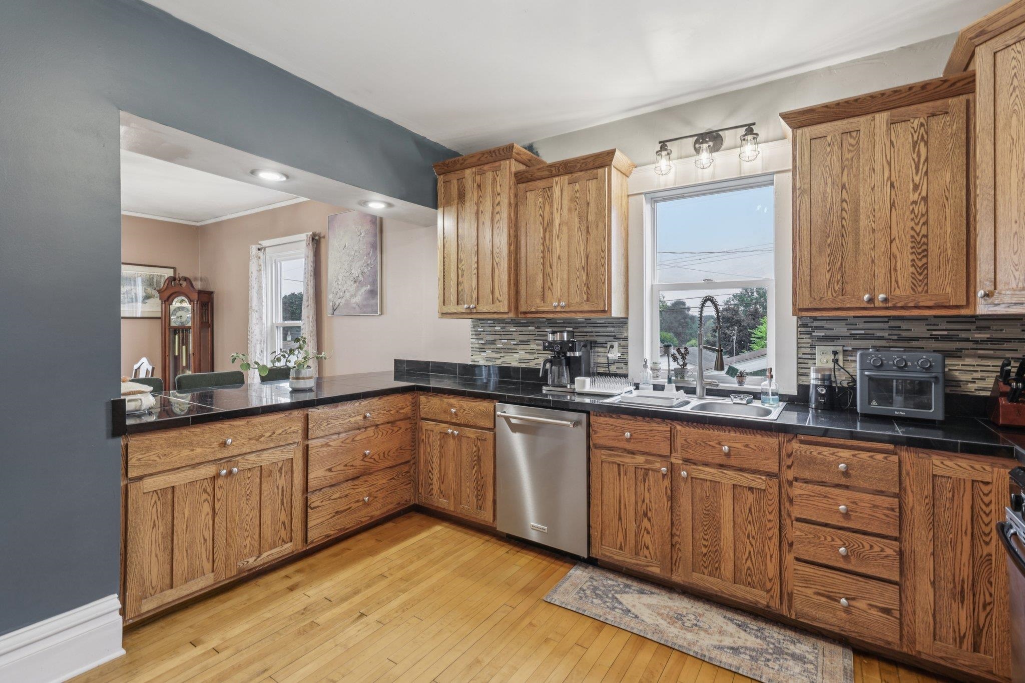 913 Prospect Avenue