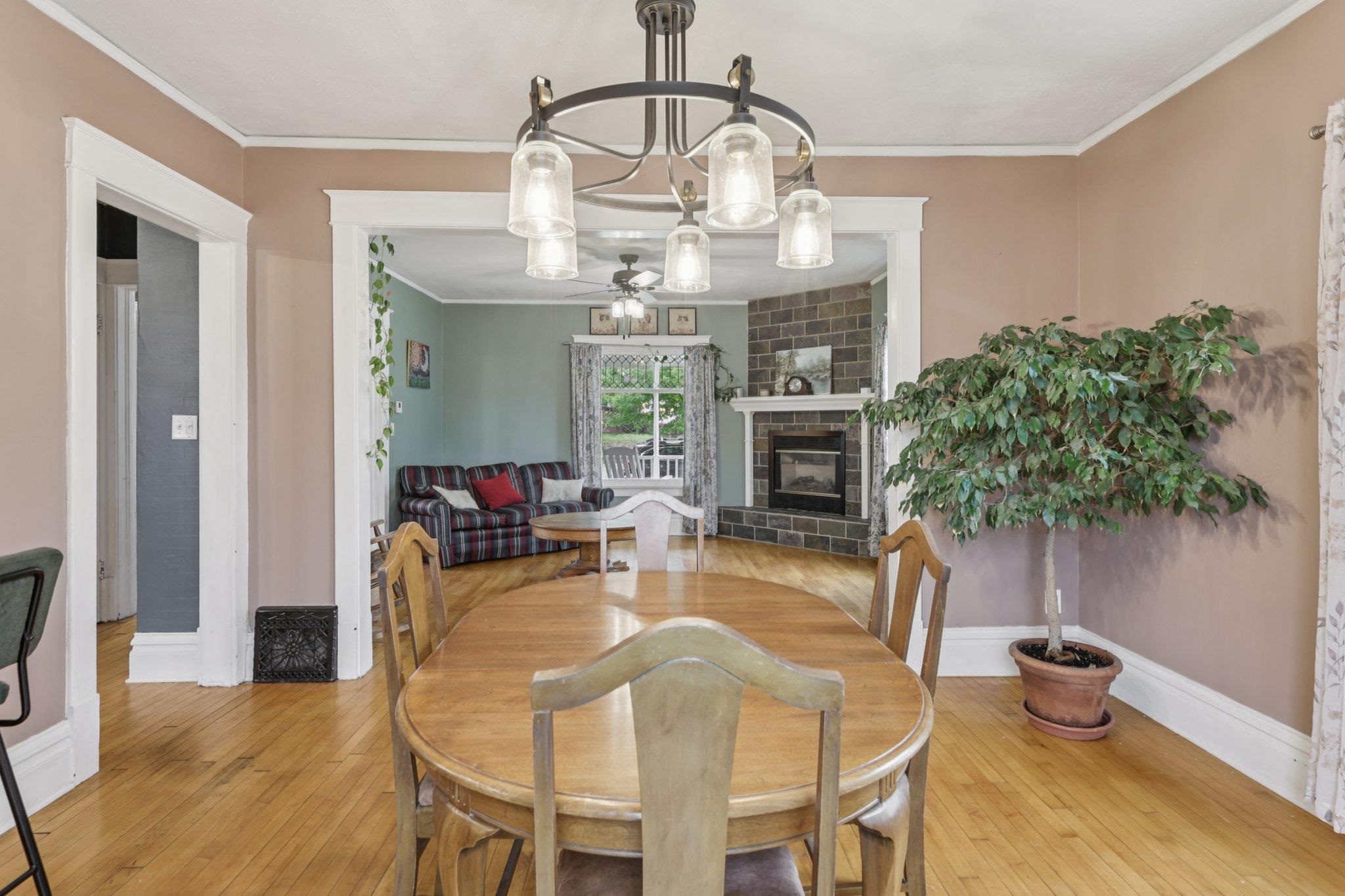 913 Prospect Avenue