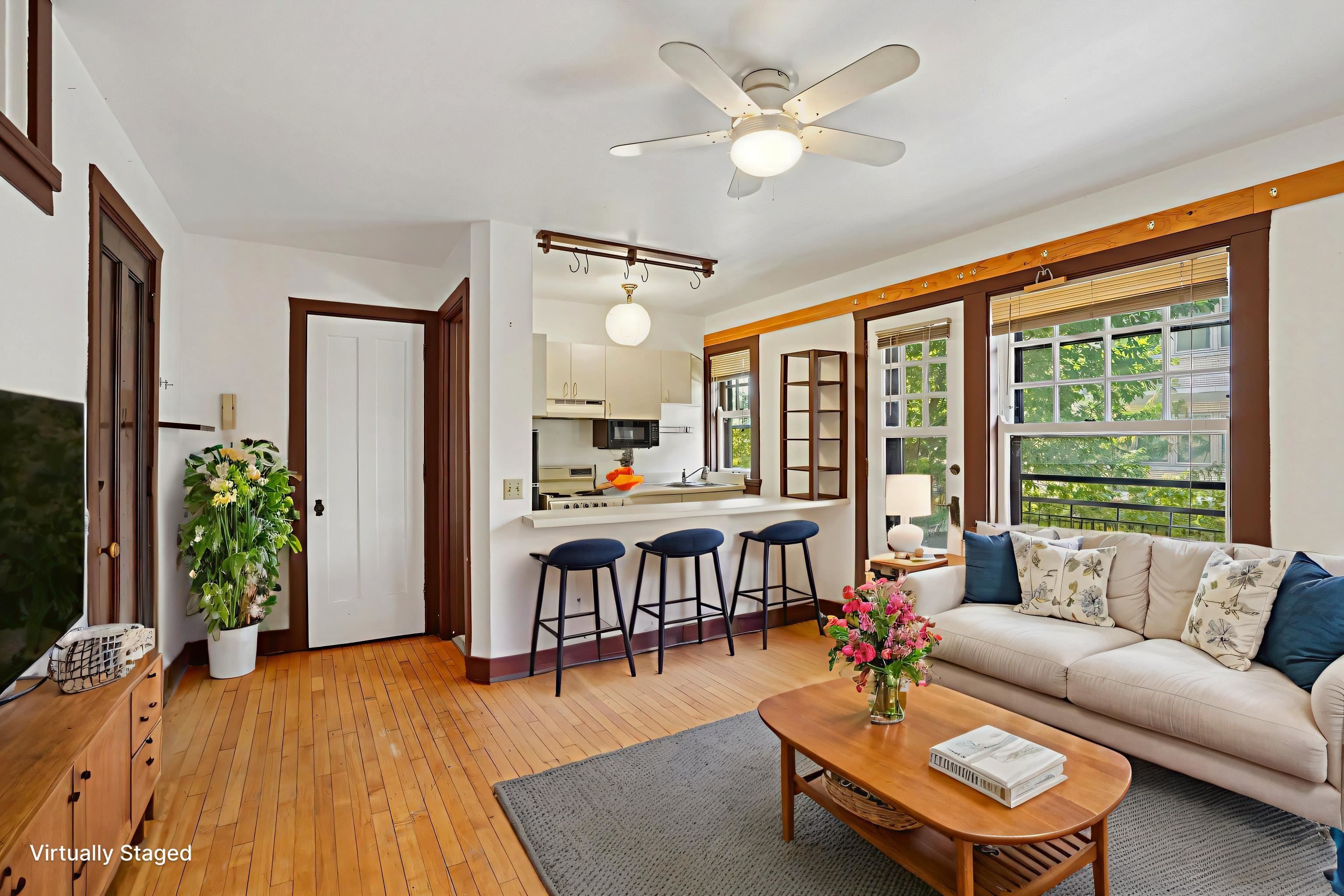 121 S Hamilton Street 202