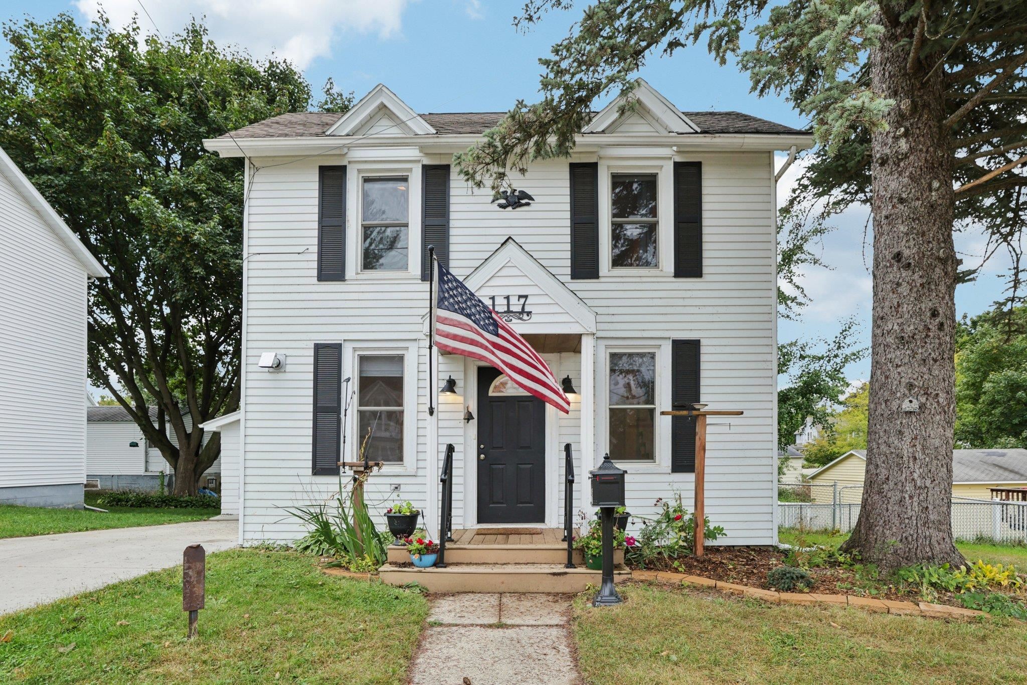 117 E Milwaukee Street