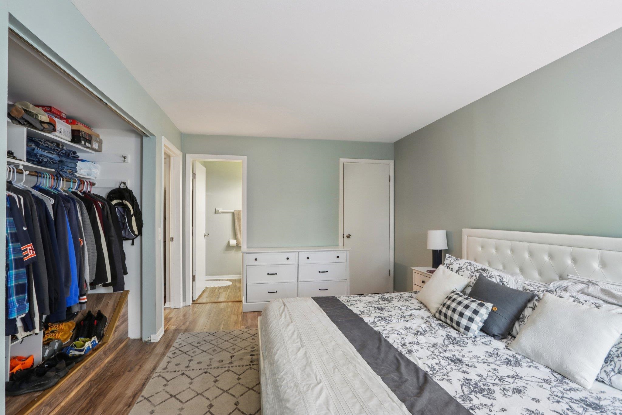 5506 Century Avenue 1