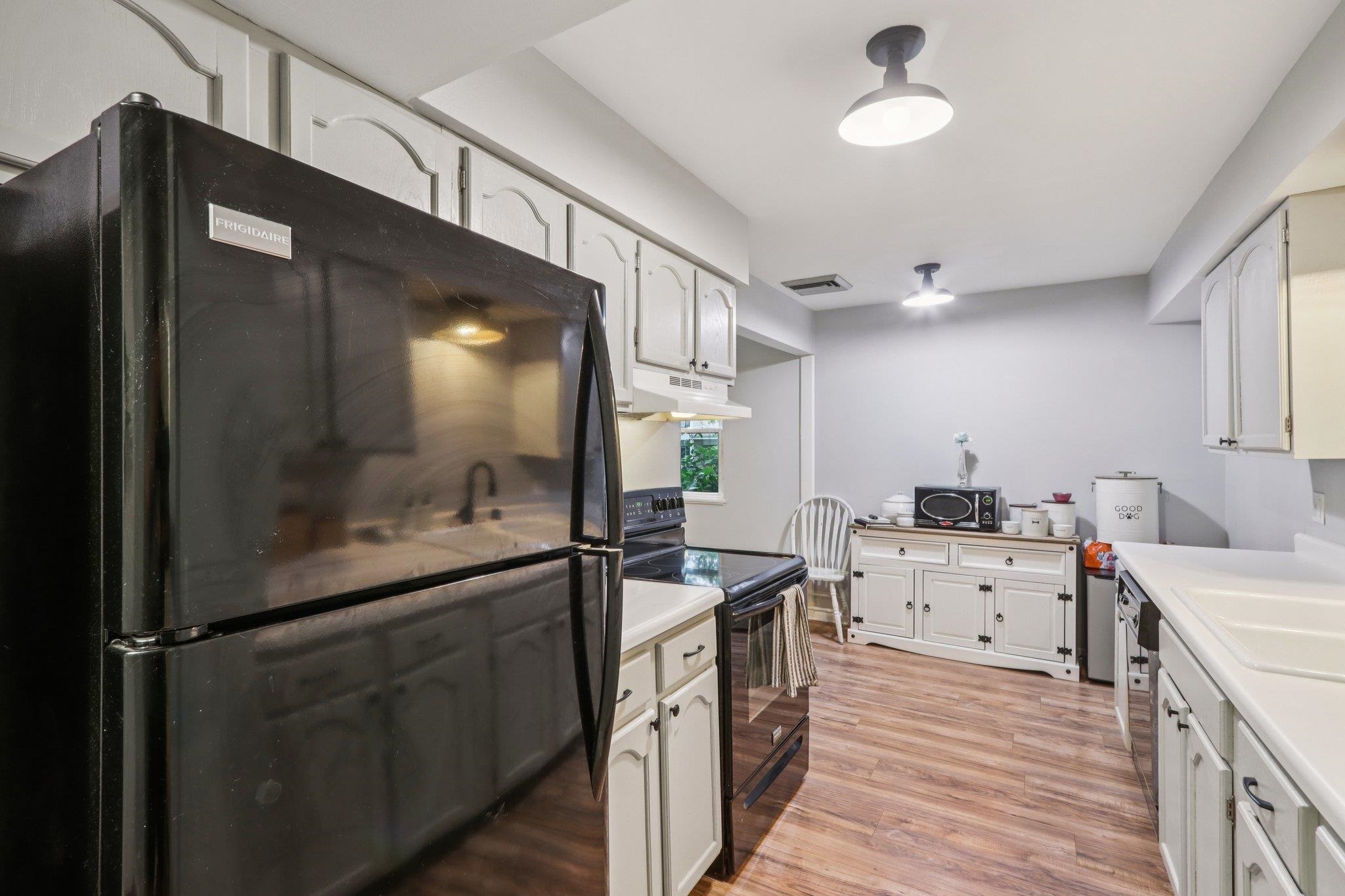 5506 Century Avenue 1