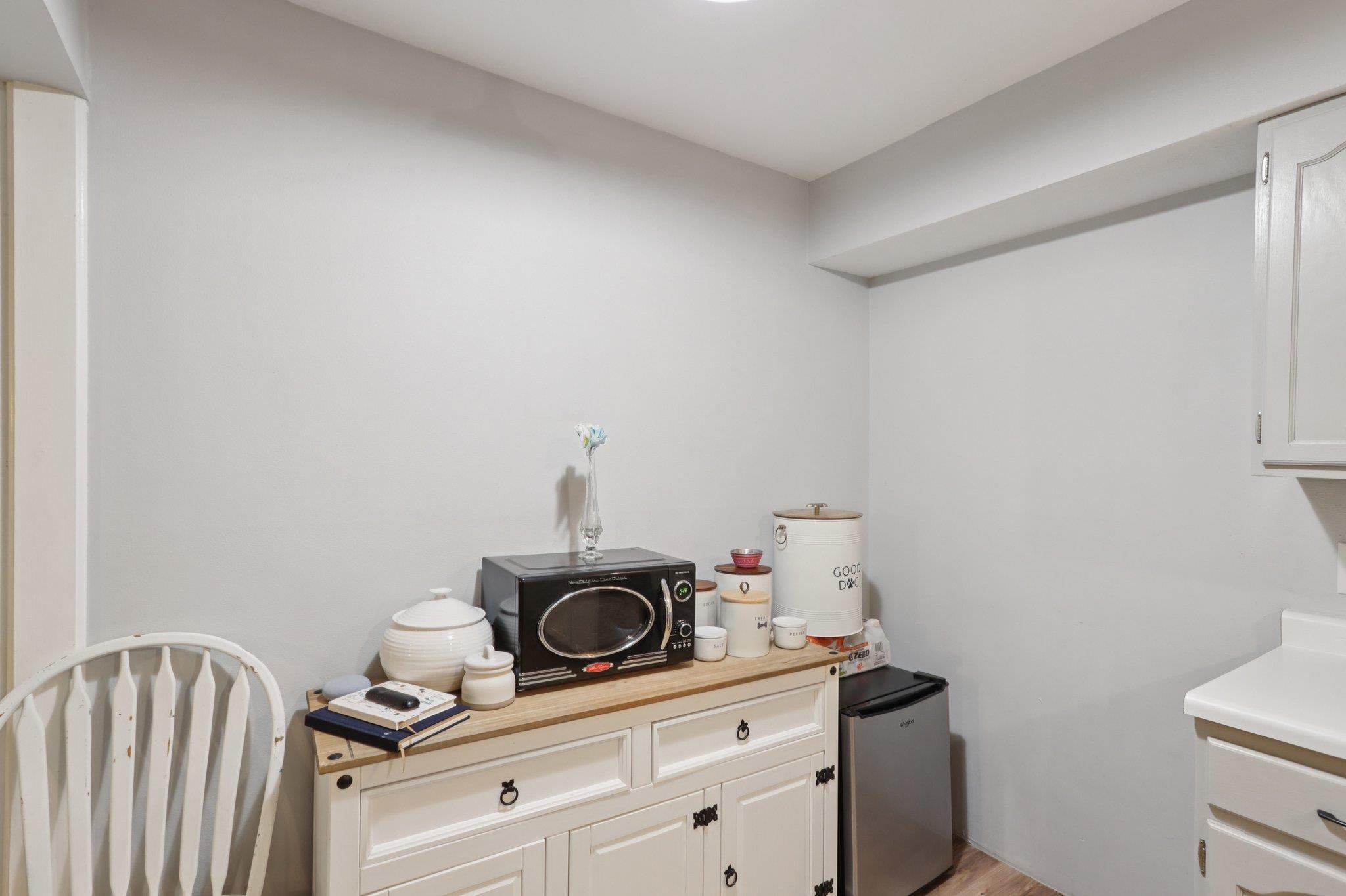 5506 Century Avenue 1