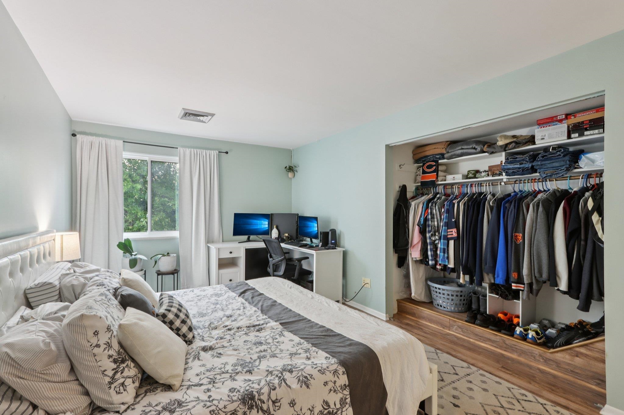 5506 Century Avenue 1