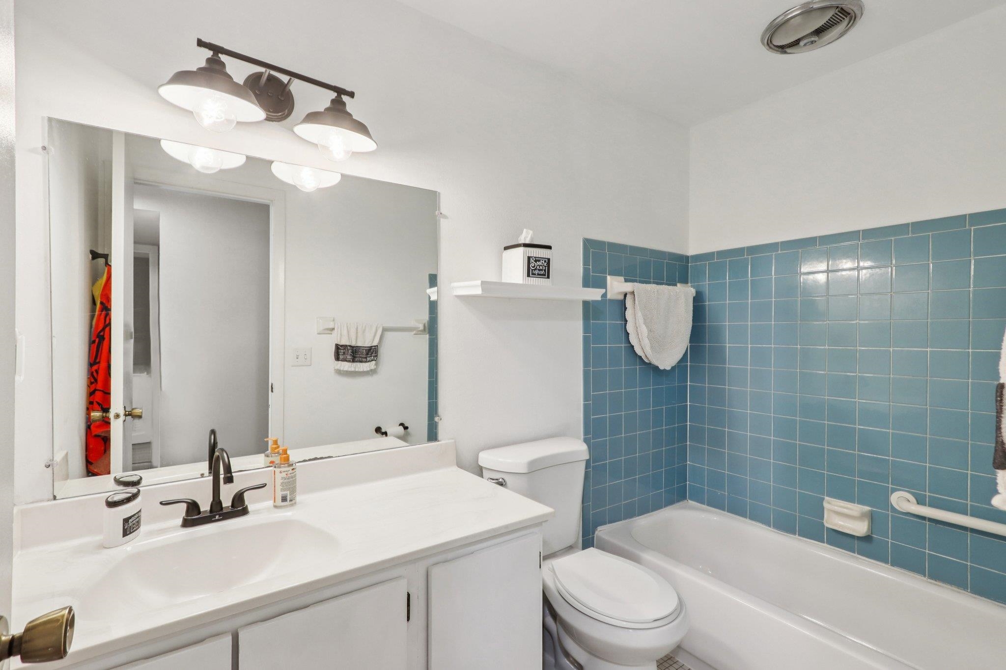 5506 Century Avenue 1