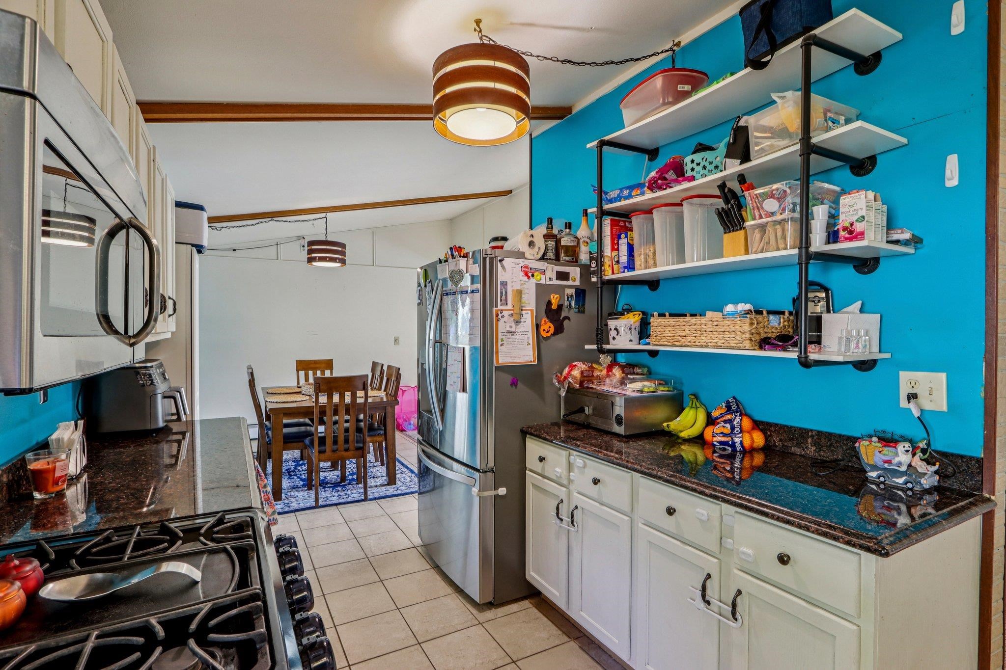 1526 Manor Drive