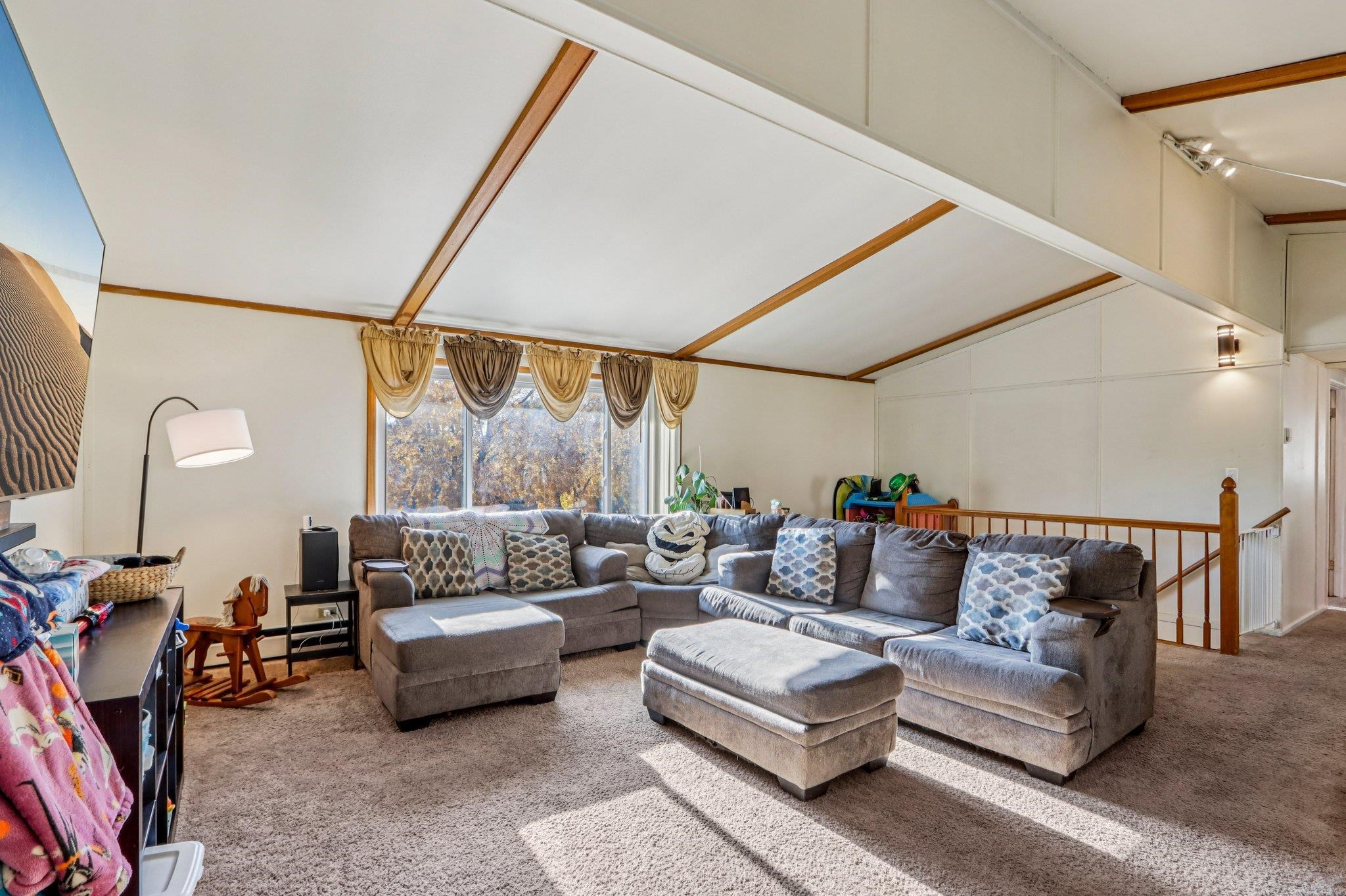1526 Manor Drive