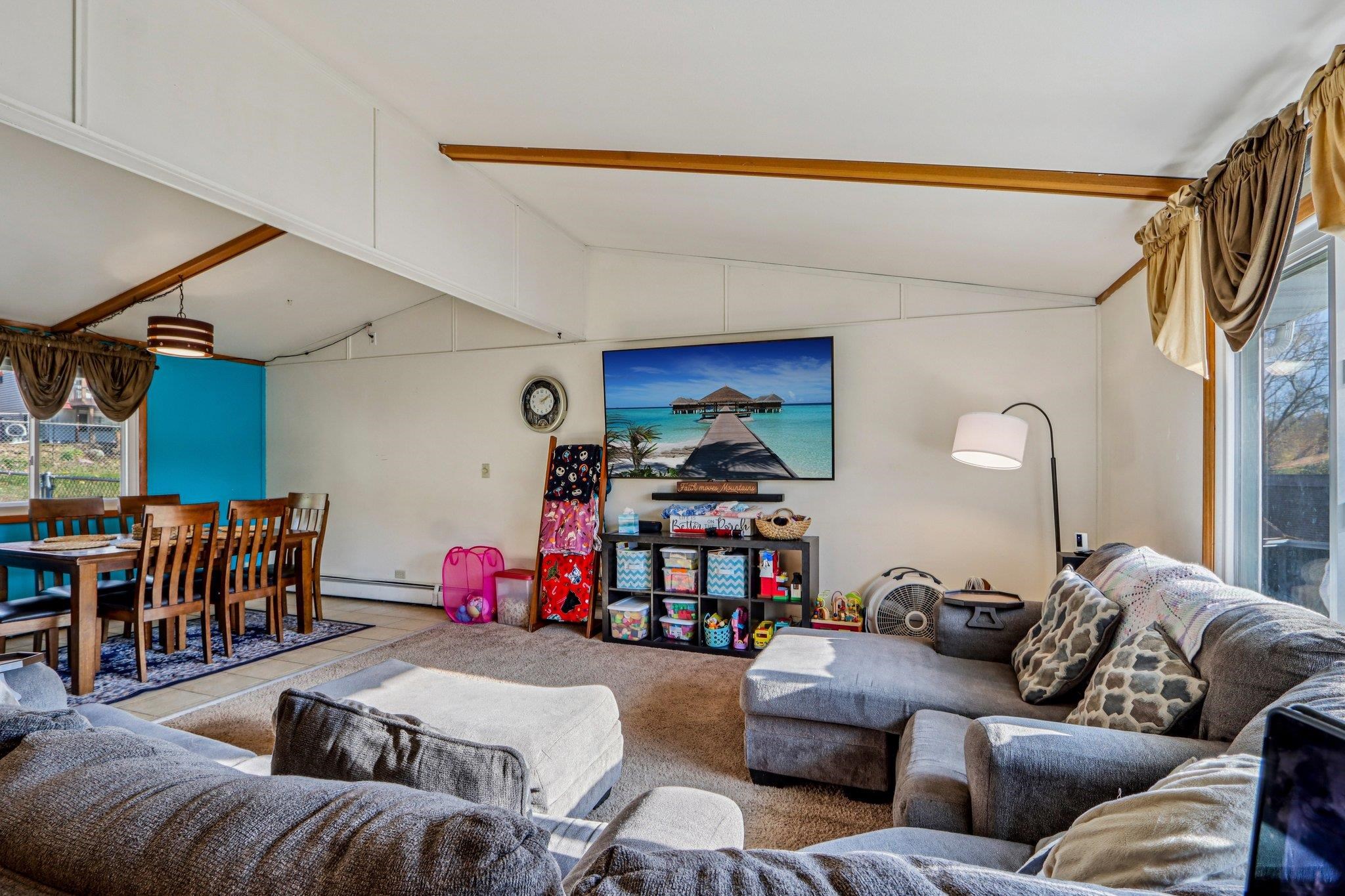 1526 Manor Drive