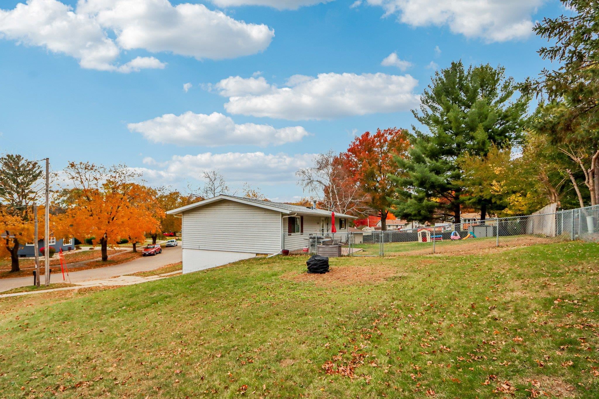 1526 Manor Drive