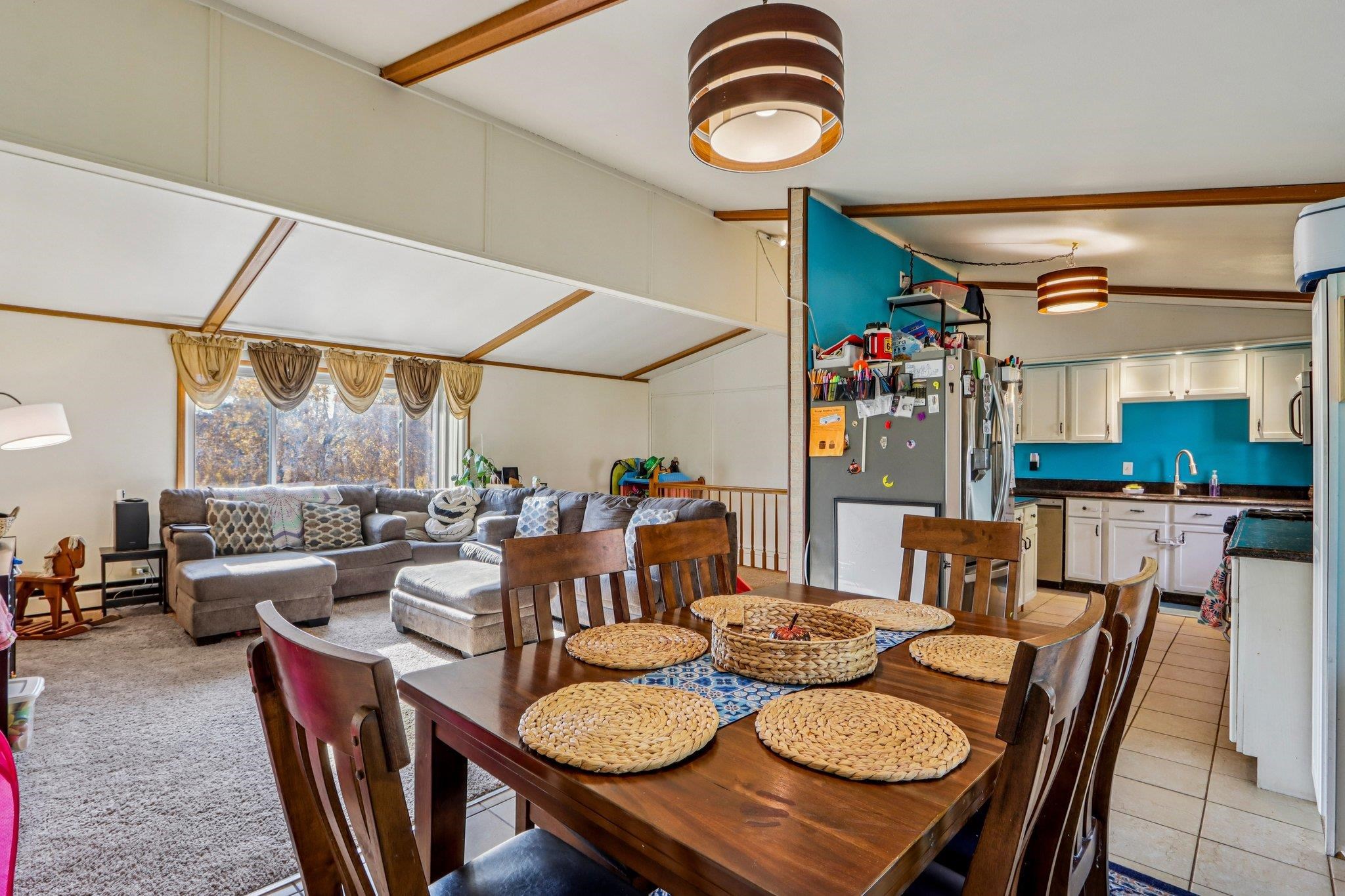 1526 Manor Drive