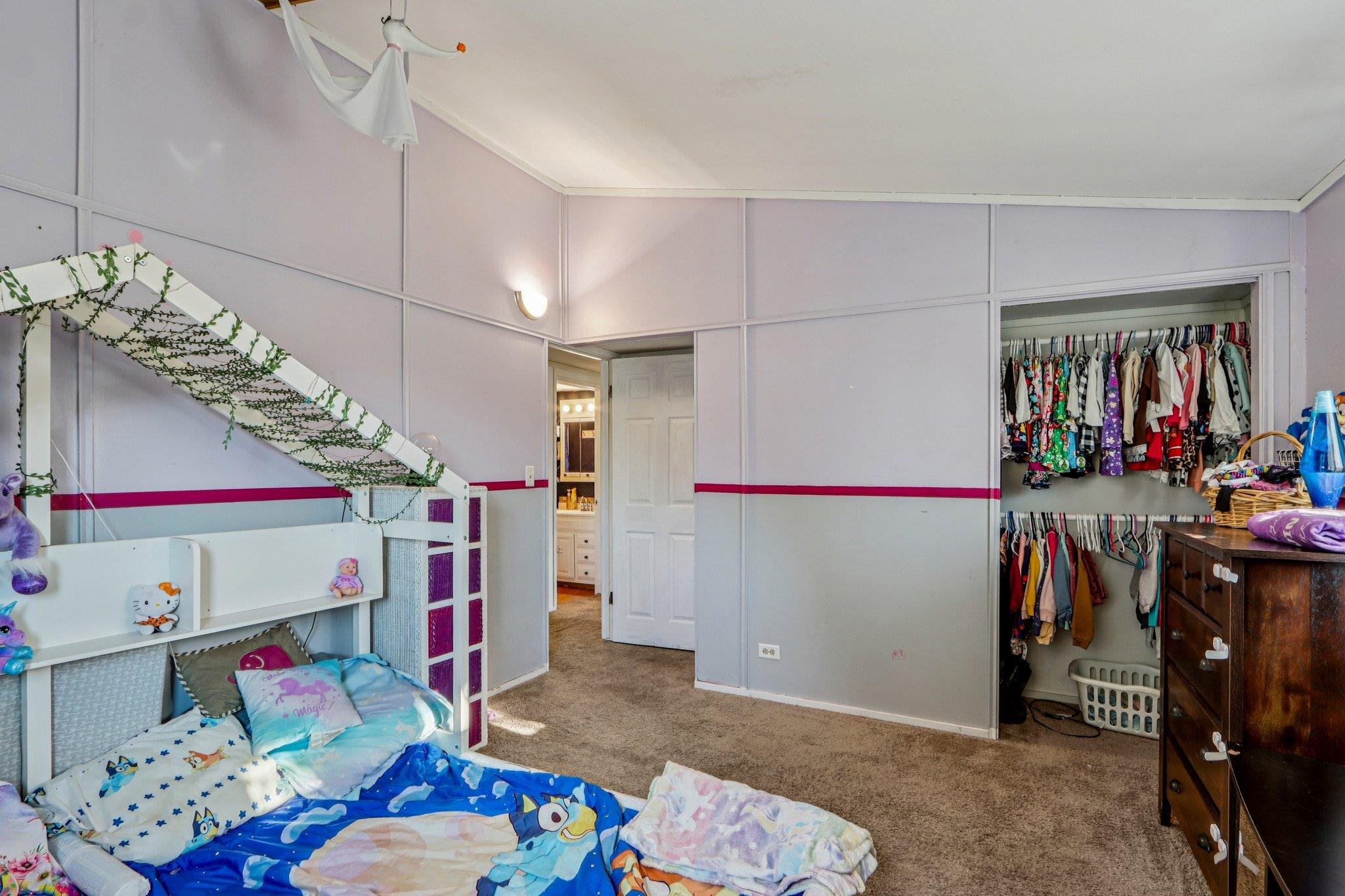 1526 Manor Drive