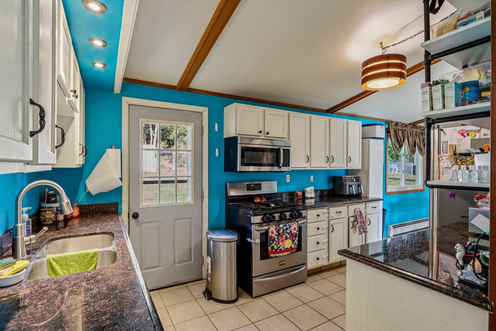 1526 Manor Drive