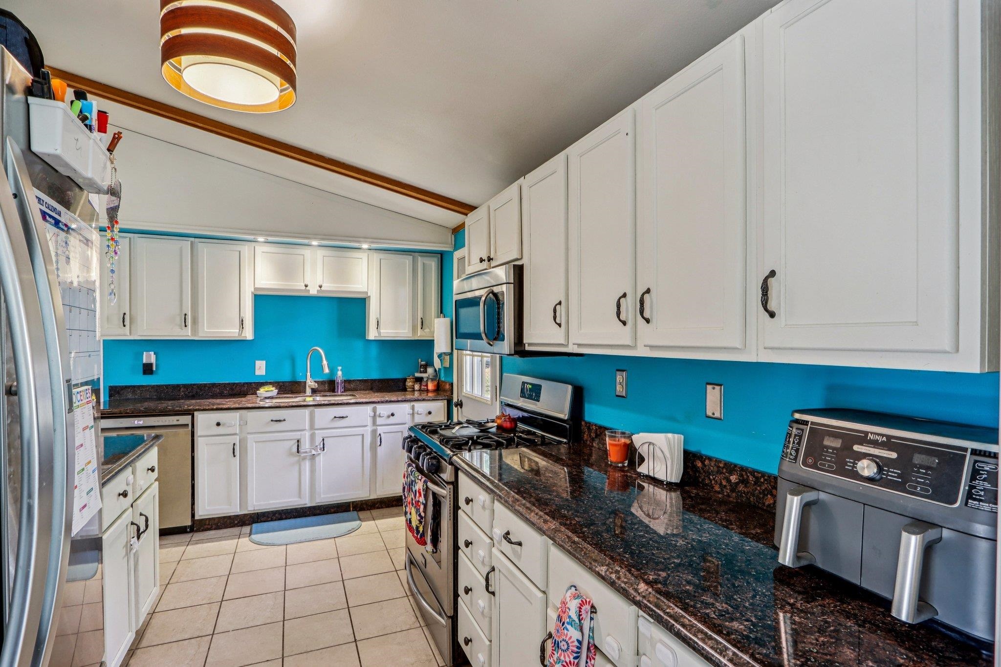 1526 Manor Drive