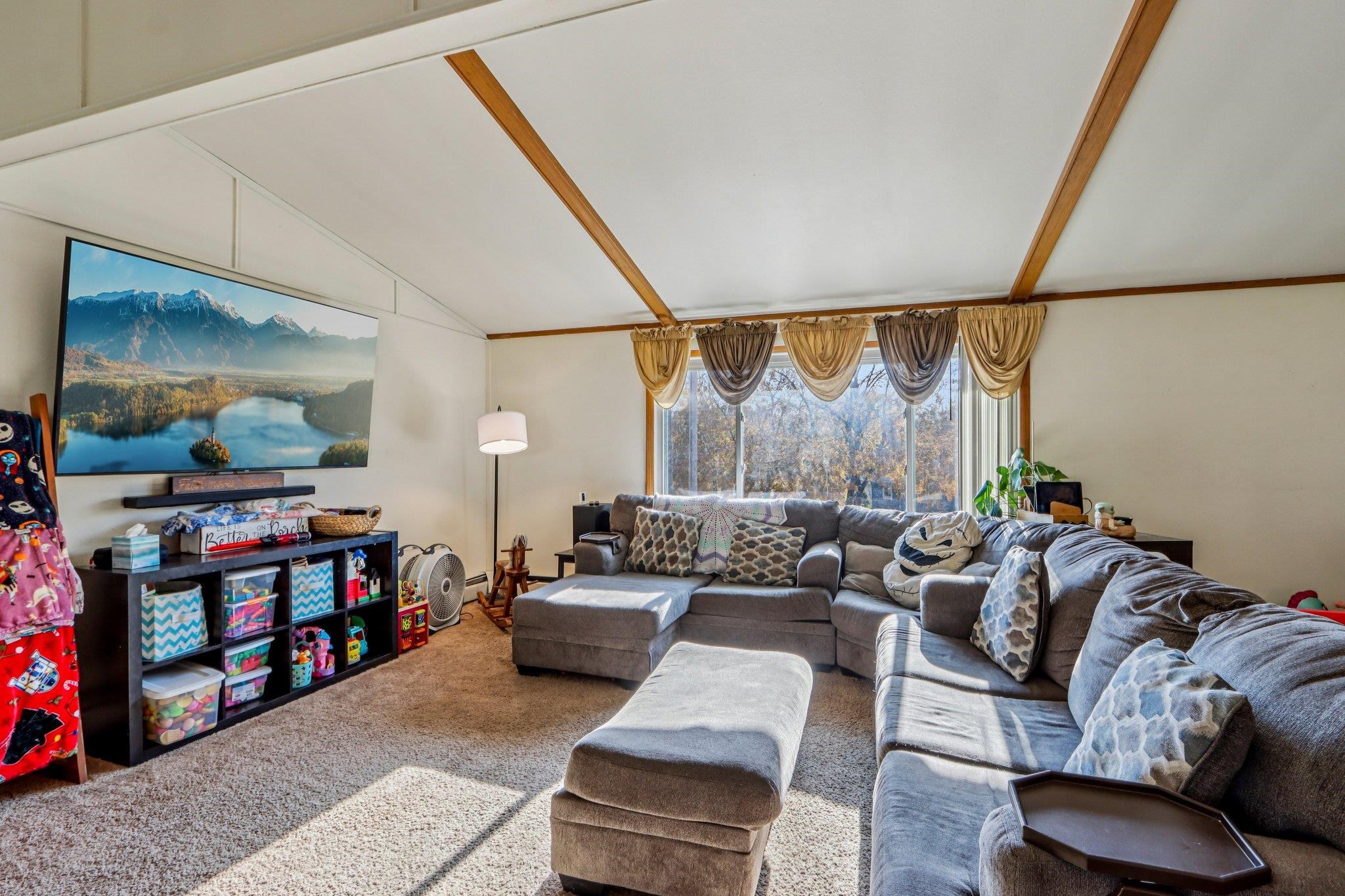 1526 Manor Drive