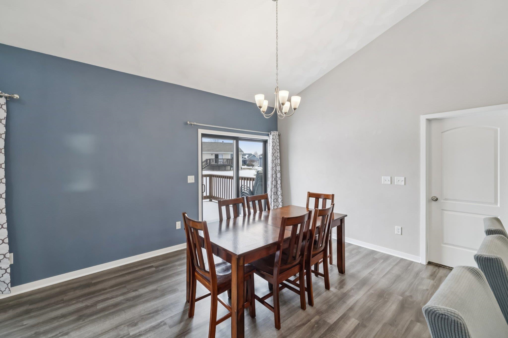 6 N Windmill Ridge Road