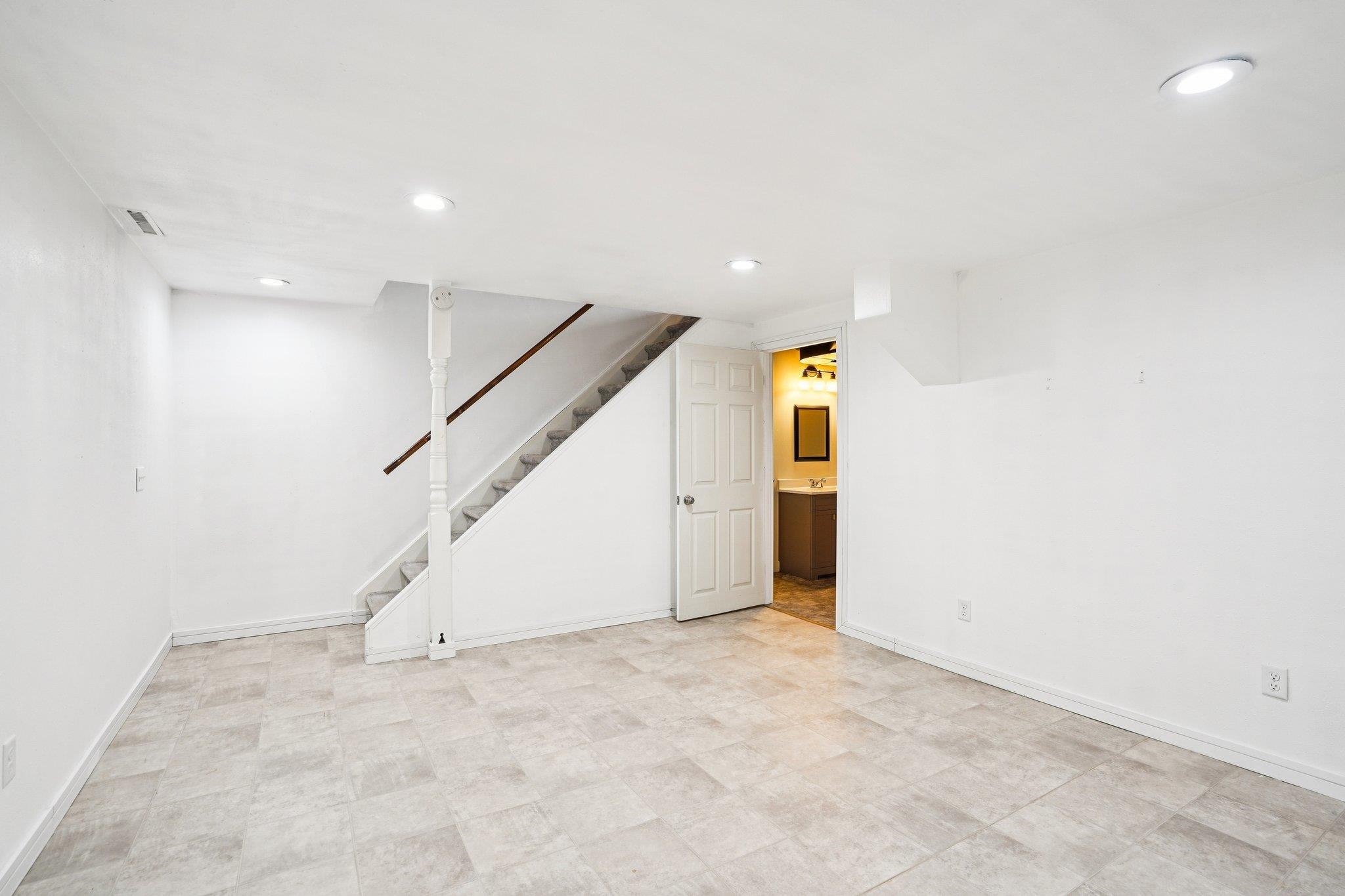 1764 Oakview Drive