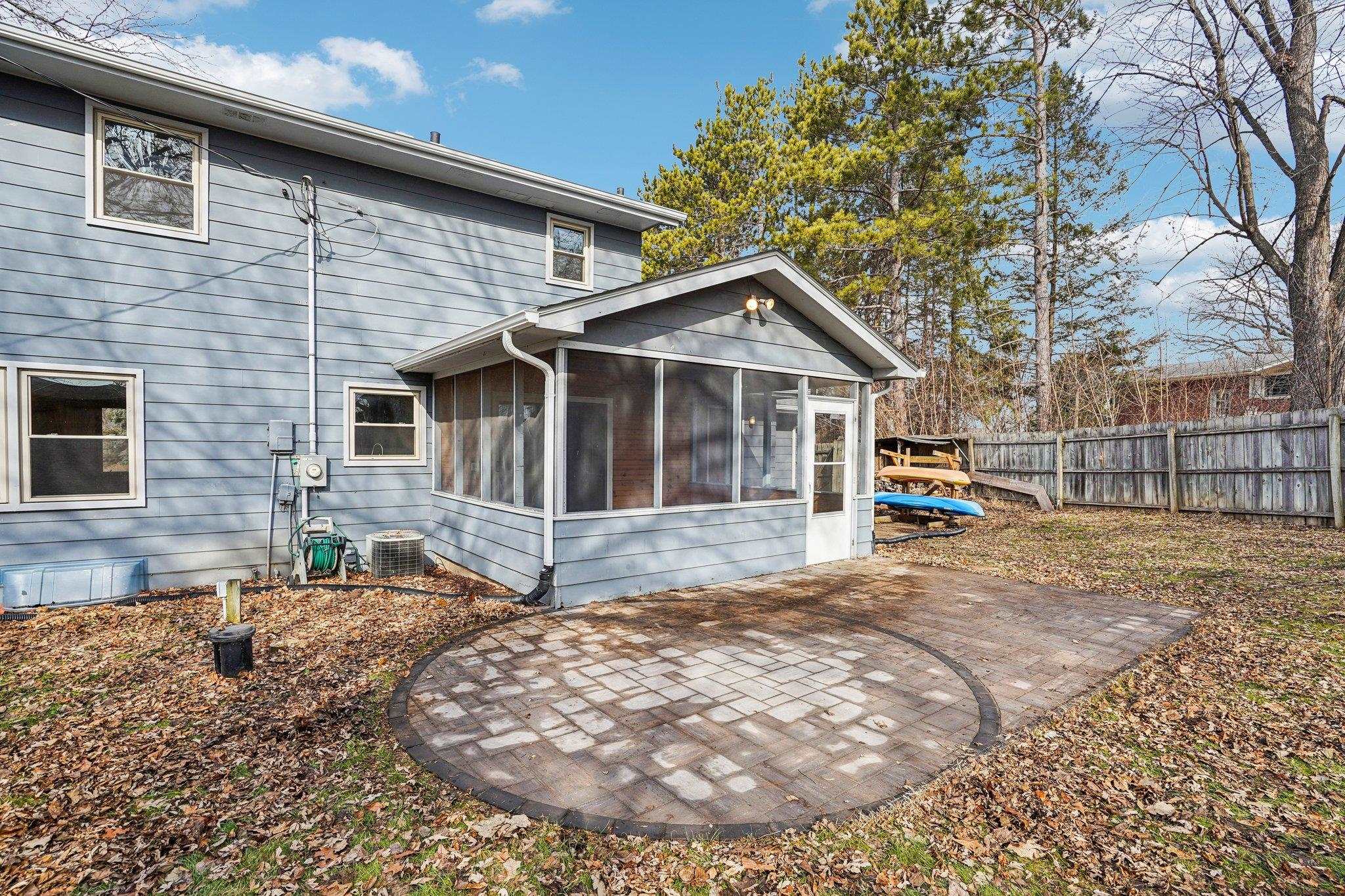 1764 Oakview Drive