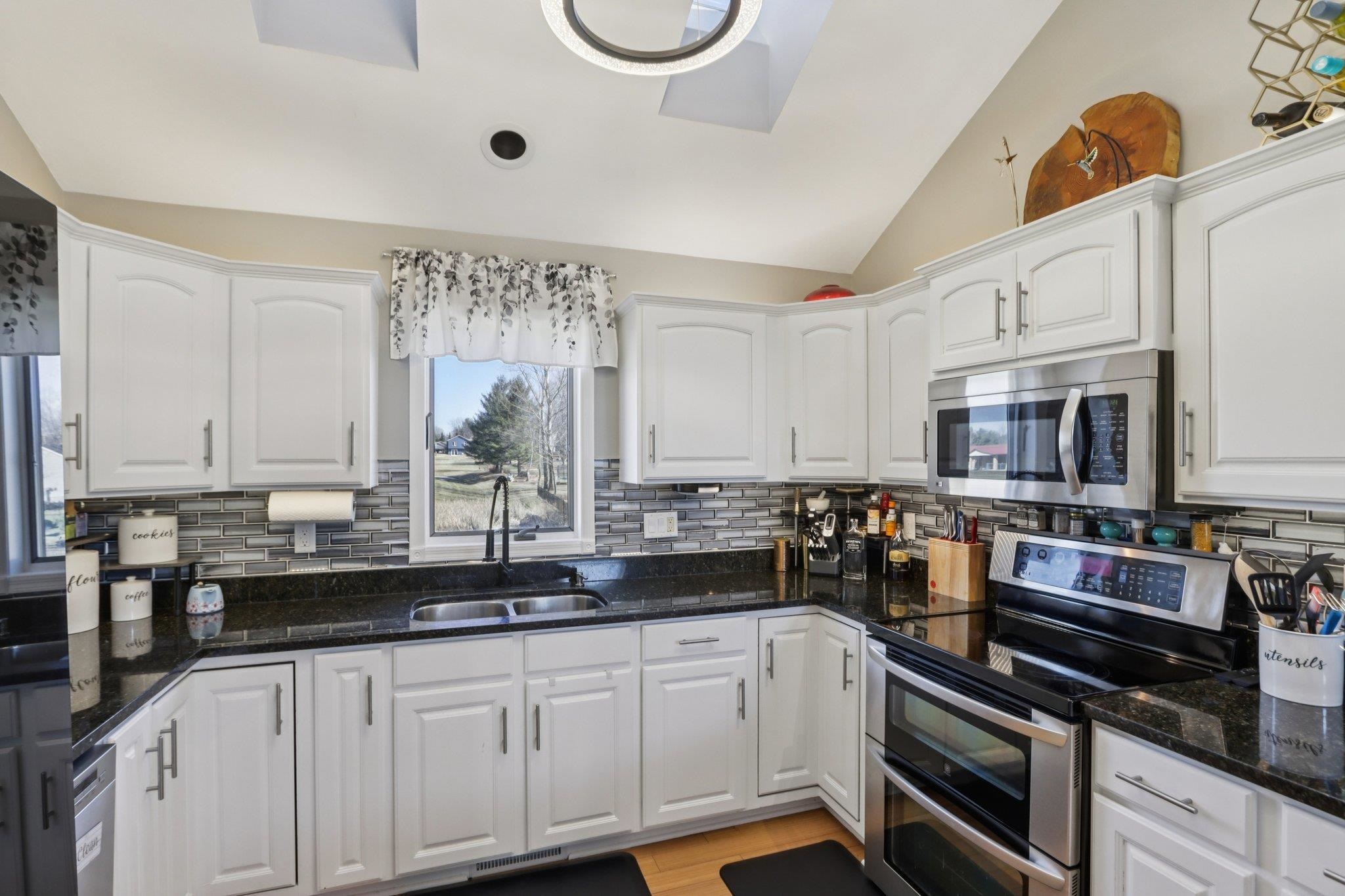 810 N Parkview Street