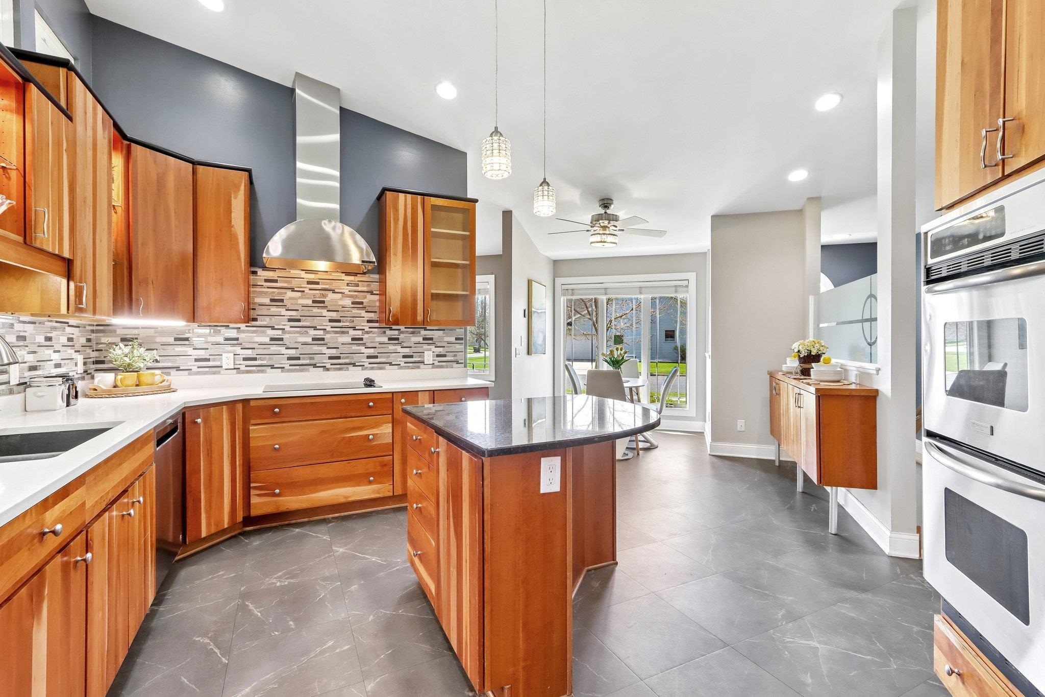 1701 Mulberry Street