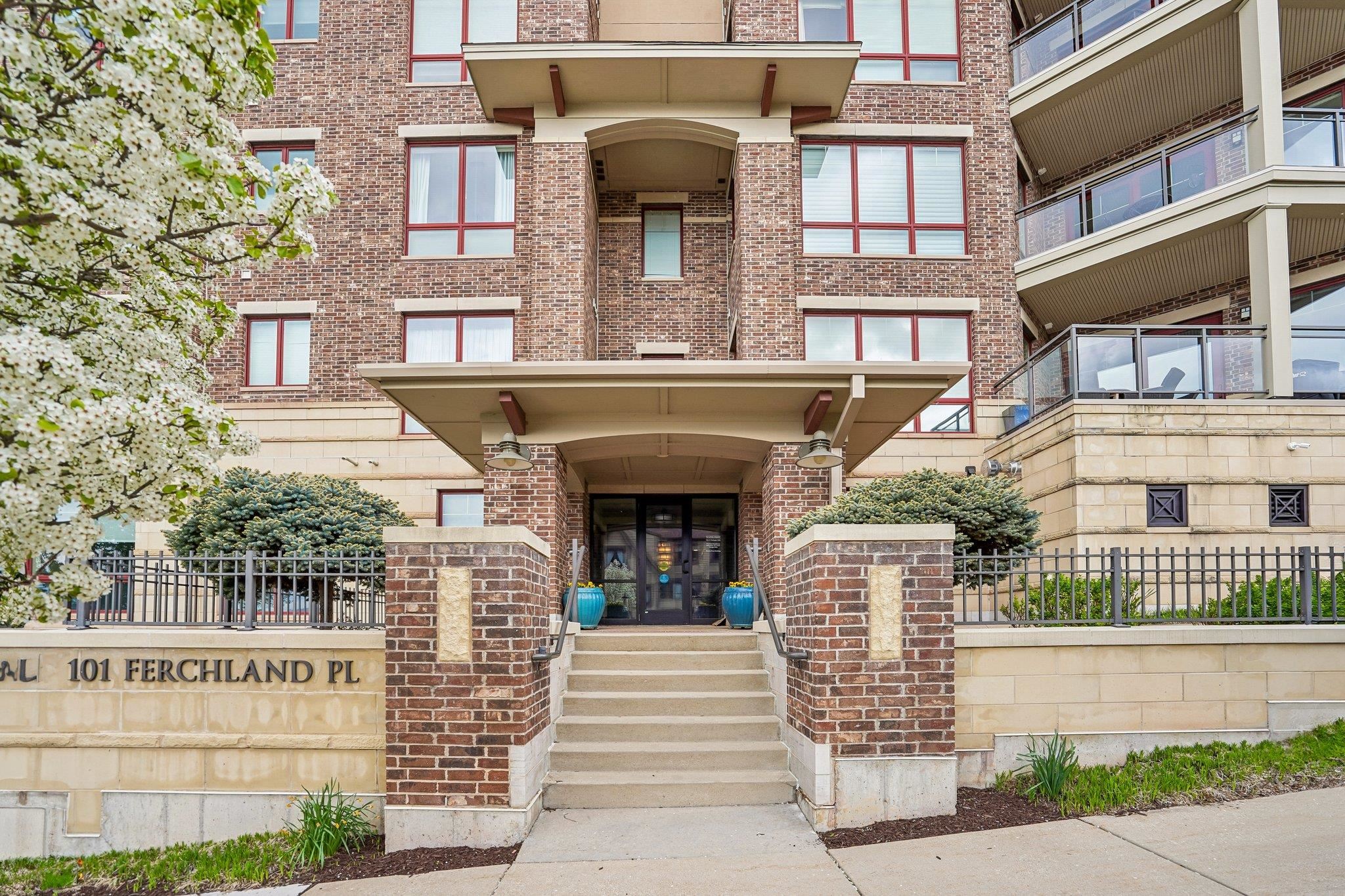 101 Ferchland Place 306