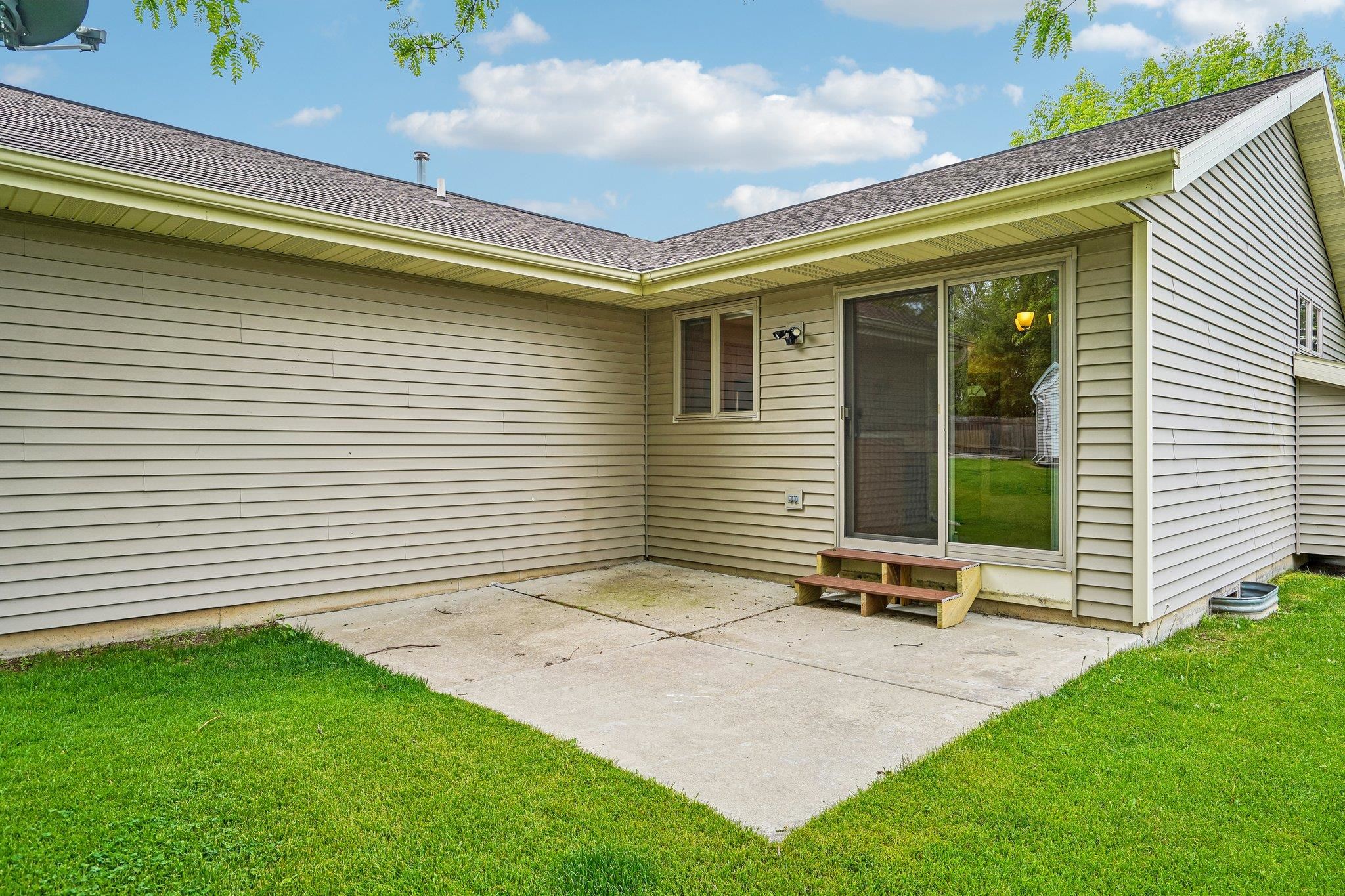 7526 Crawling Stone Road