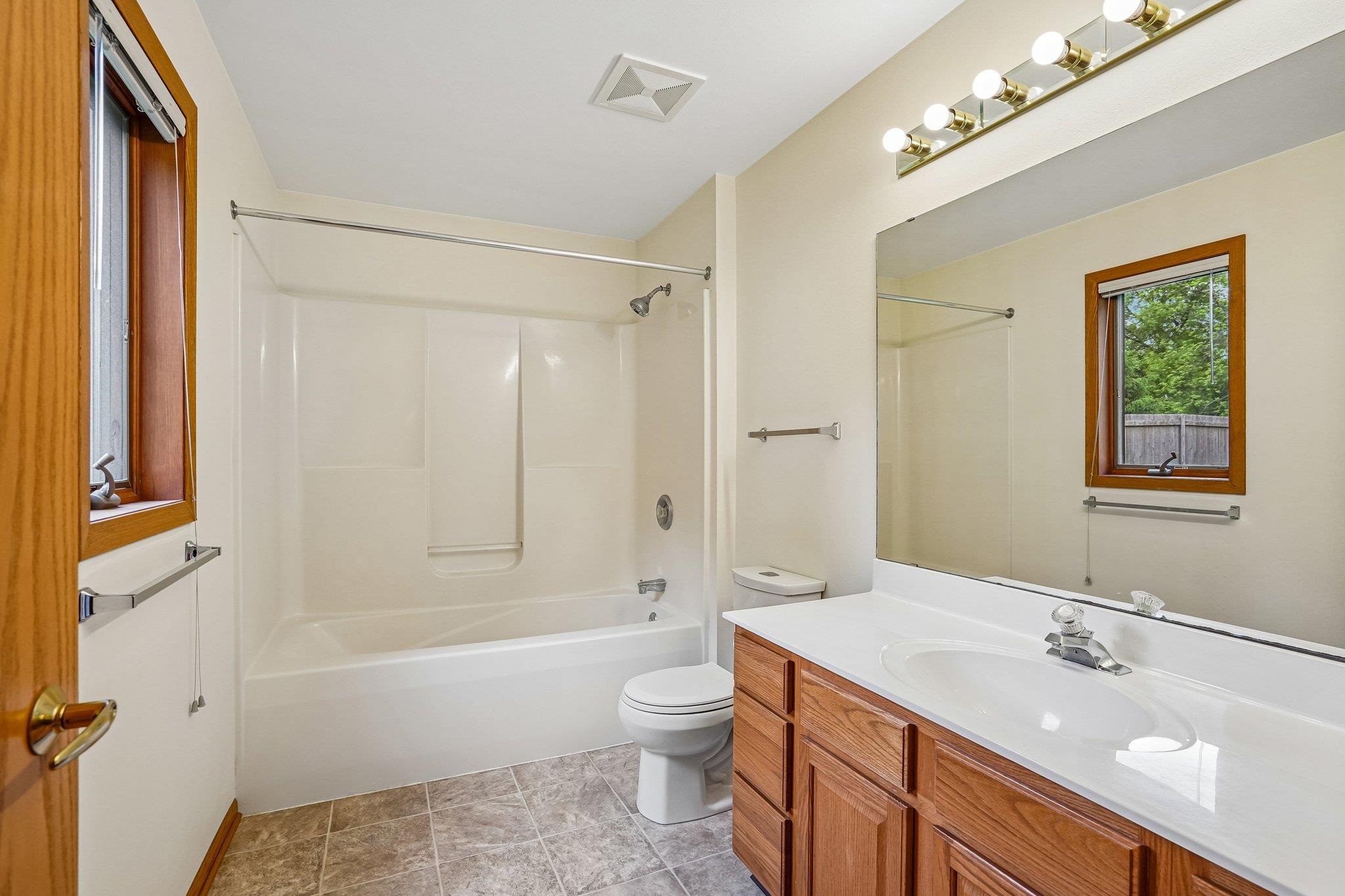 7526 Crawling Stone Road