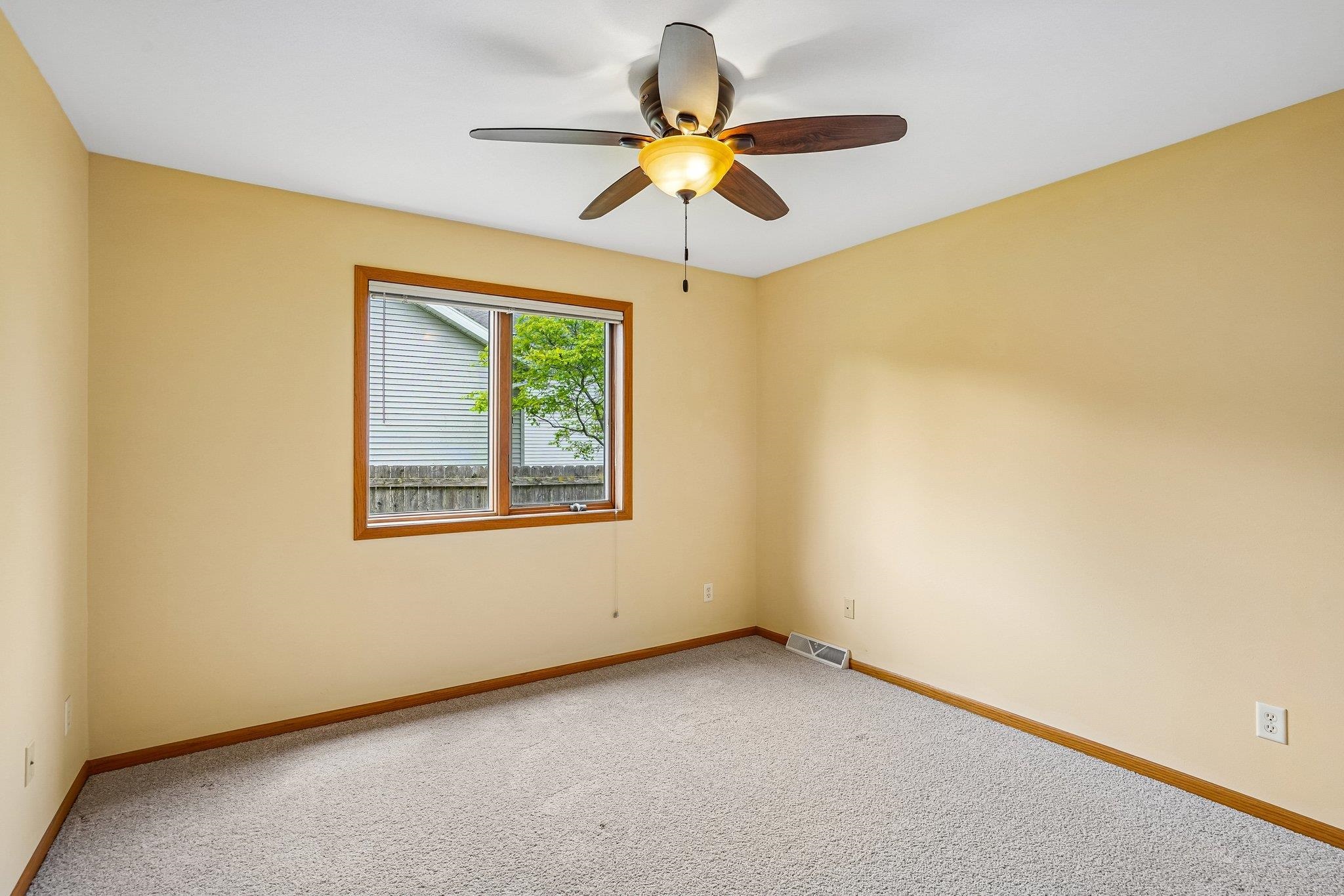 7526 Crawling Stone Road