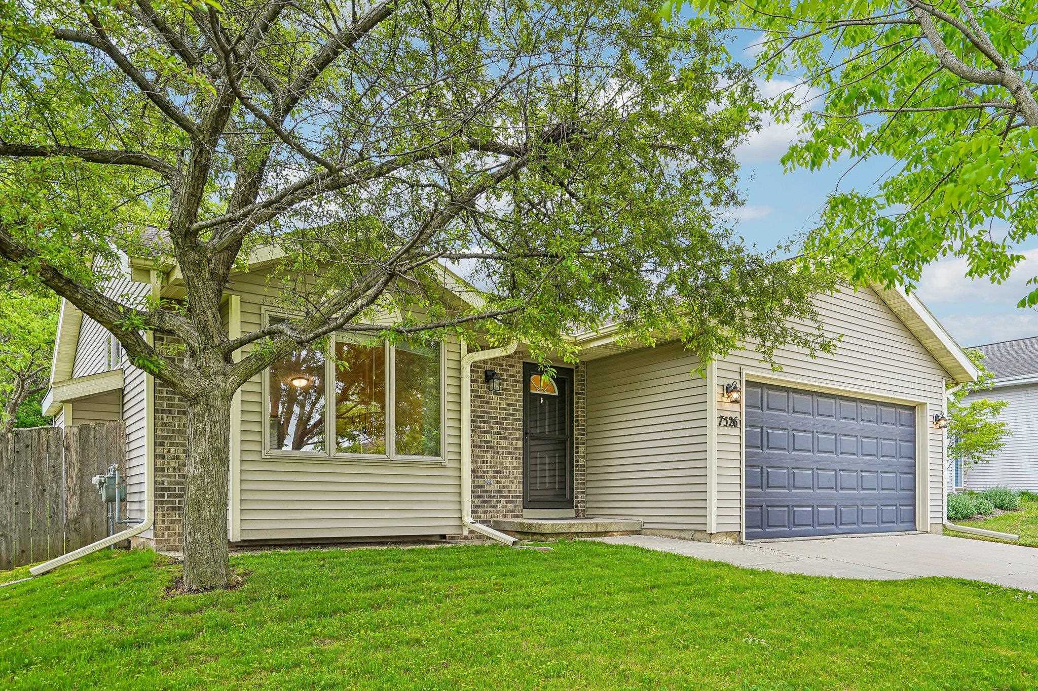 7526 Crawling Stone Road