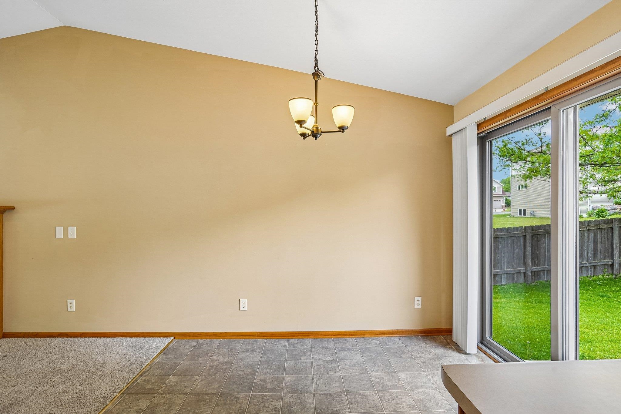 7526 Crawling Stone Road